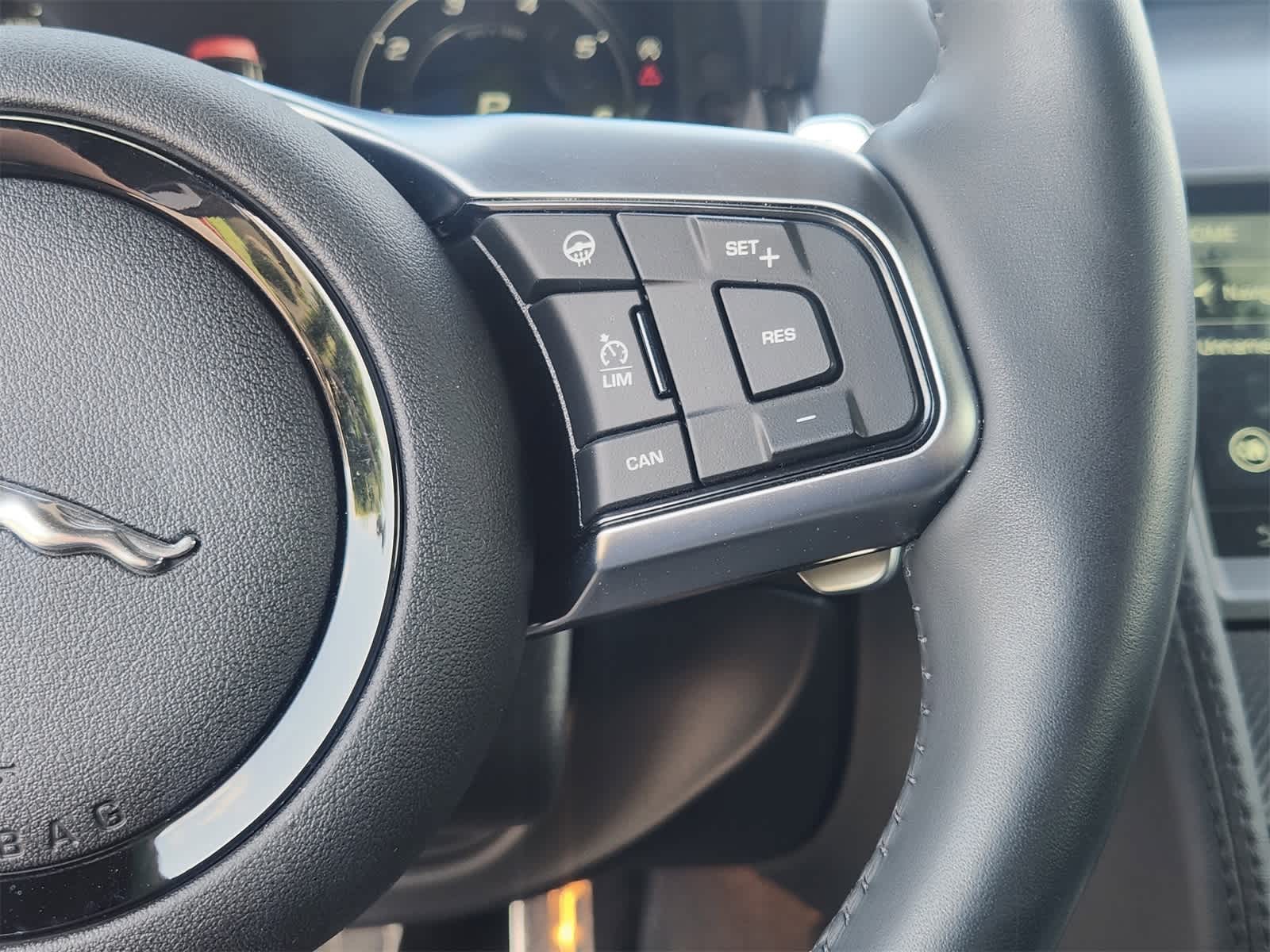 2024 Jaguar F-Type R-Dynamic 26