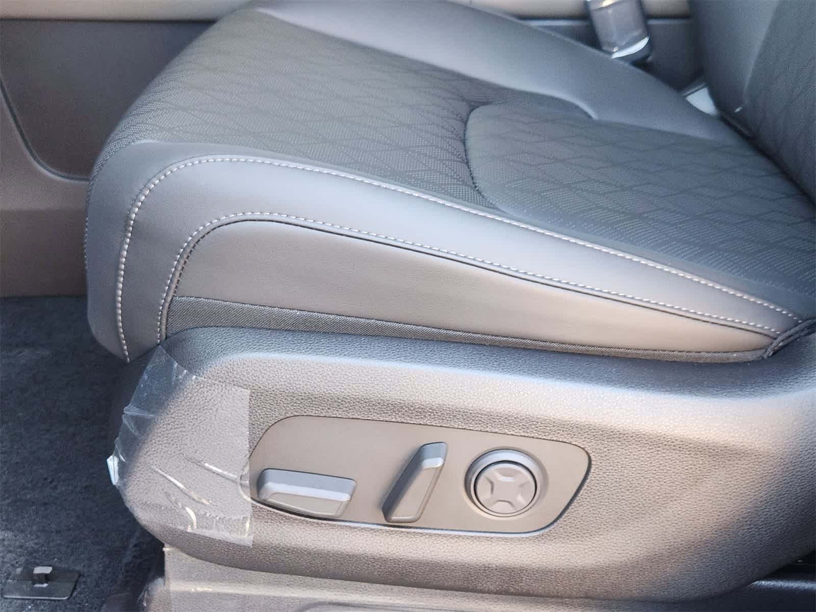 Thumbnail: 2026 Kia Carnival - 21