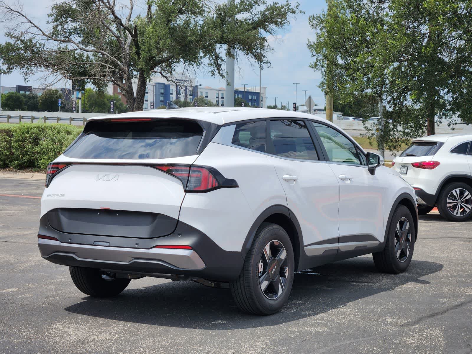 Thumbnail: 2026 Kia Sportage - 4
