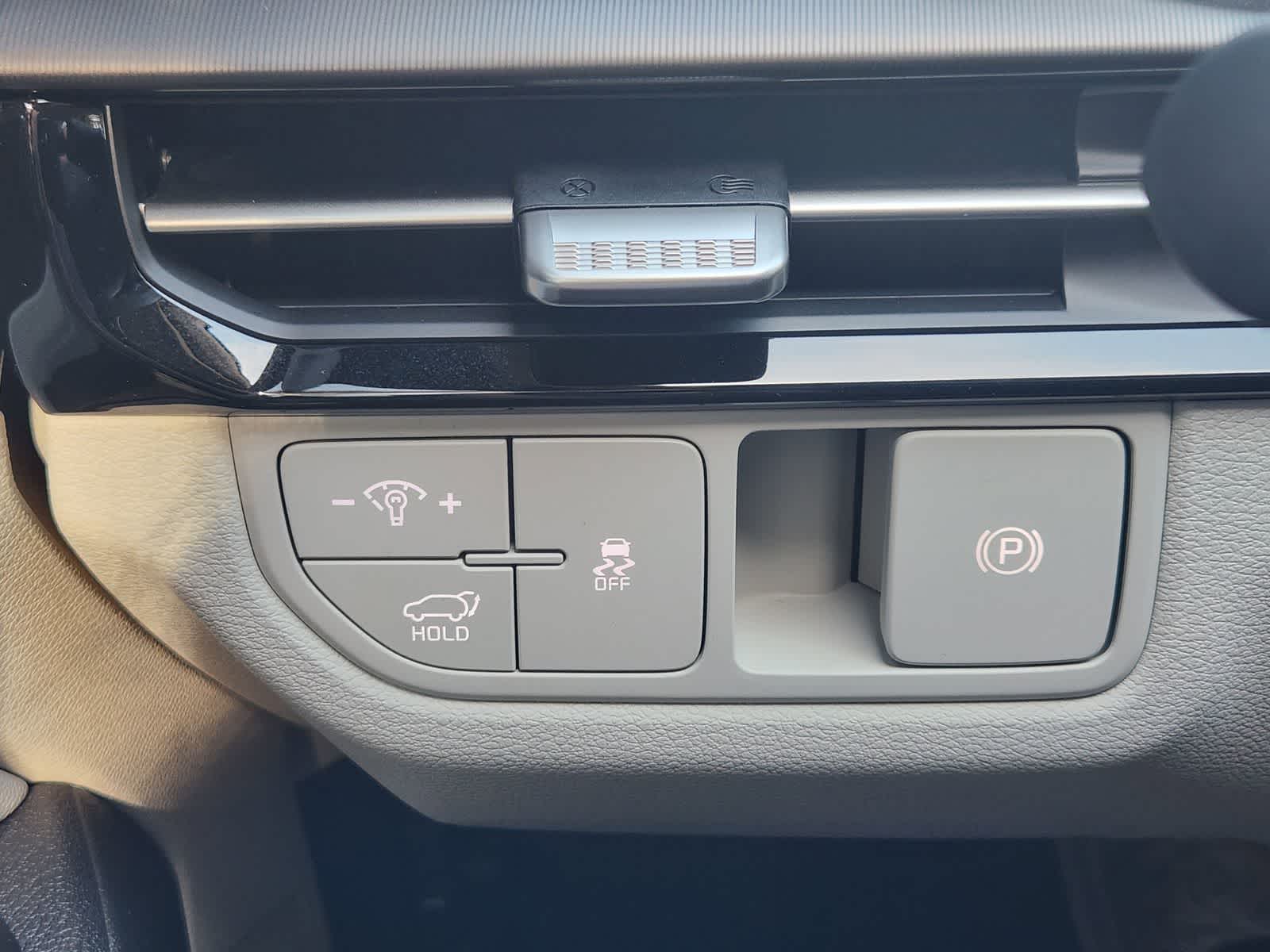 2026 Kia Sportage EX - Photo 18