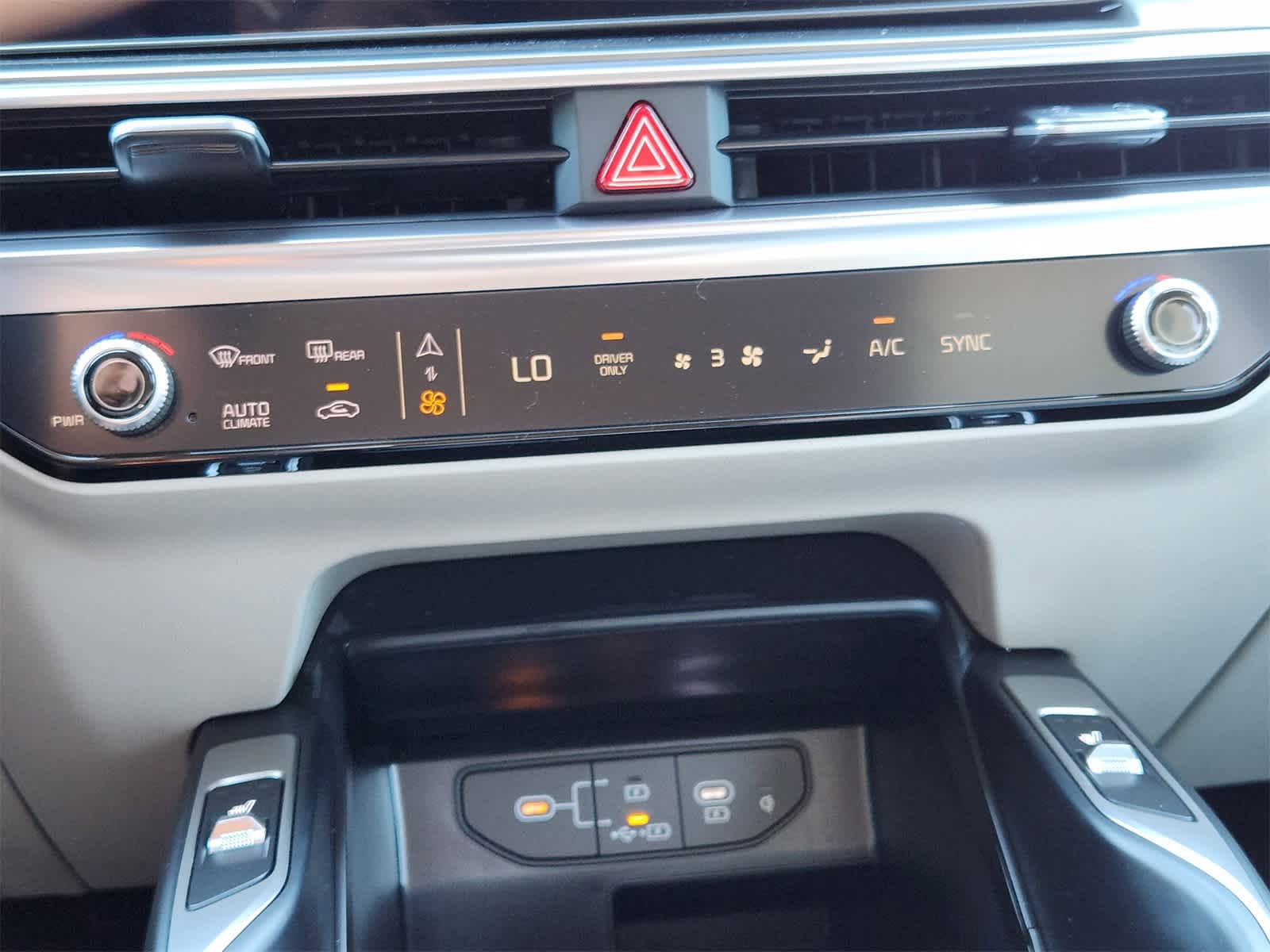 Thumbnail: 2026 Kia Sorento - 17