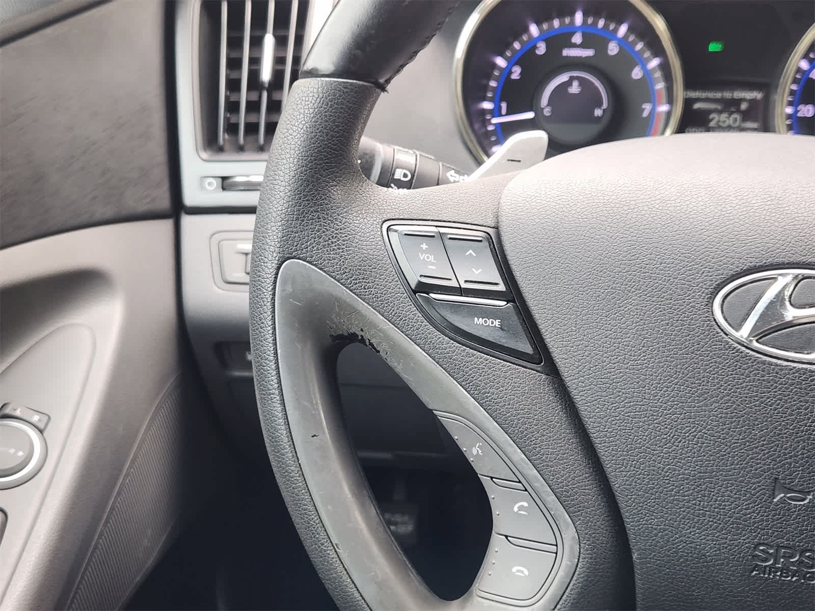 Thumbnail: 2012 Hyundai Sonata - 24