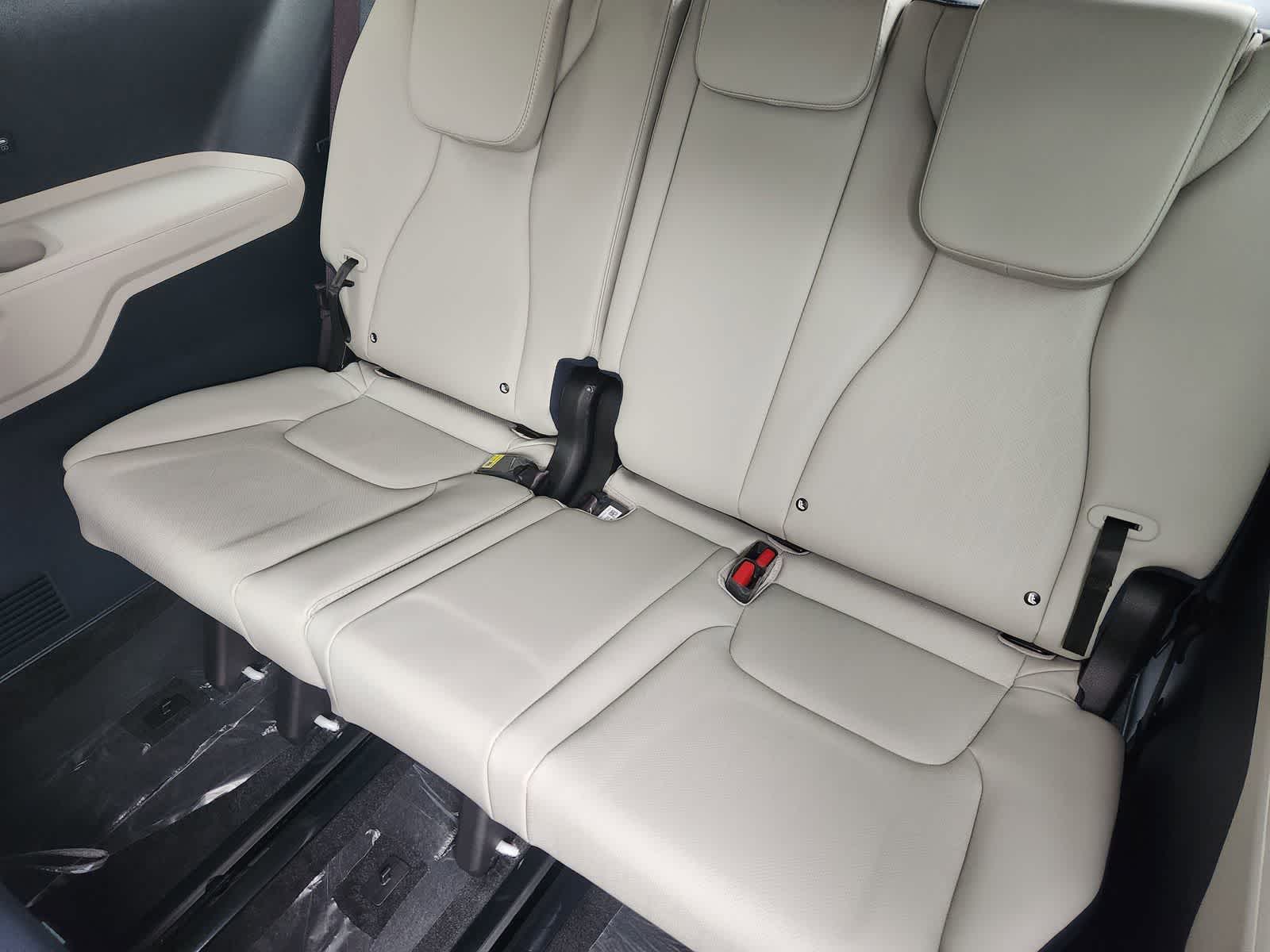 Thumbnail: 2026 Kia Carnival - 24