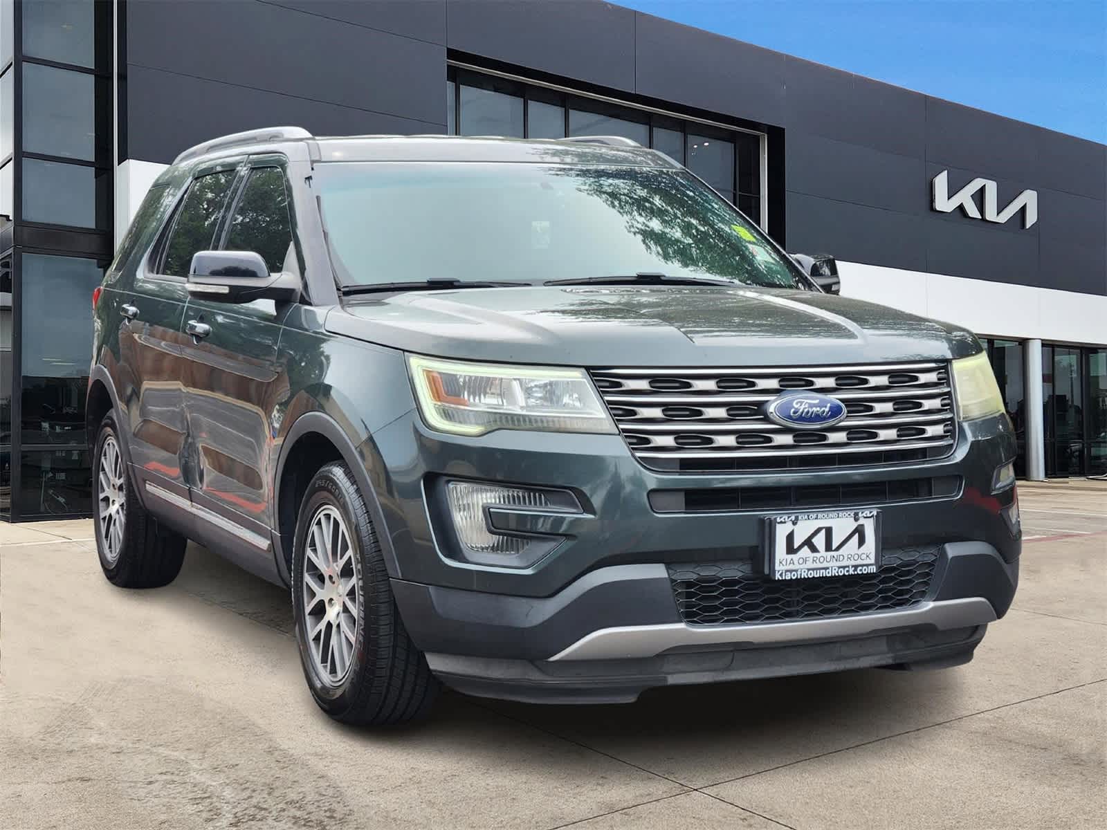 Thumbnail: 2016 Ford Explorer - 3