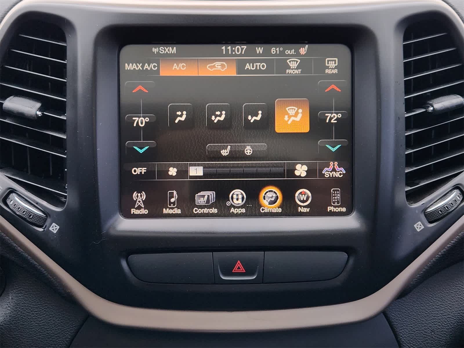 Thumbnail: 2016 Jeep Cherokee - 16