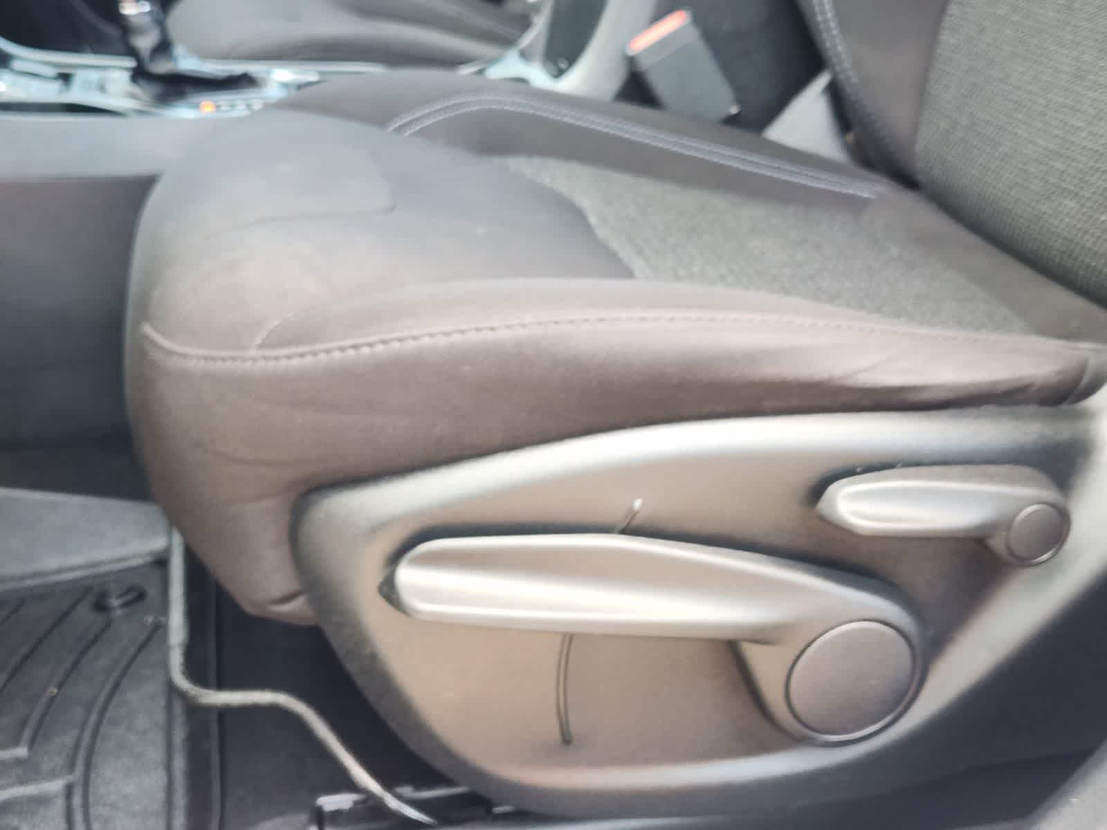 Thumbnail: 2019 Jeep Cherokee - 22