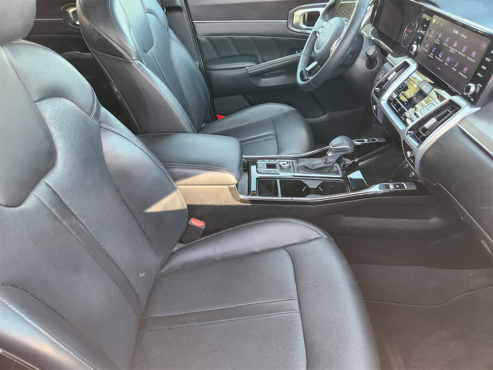 Thumbnail: 2022 Kia Sorento - 14