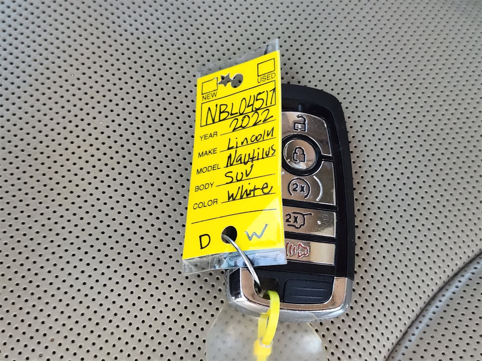 Thumbnail: 2022 Lincoln Nautilus - 33