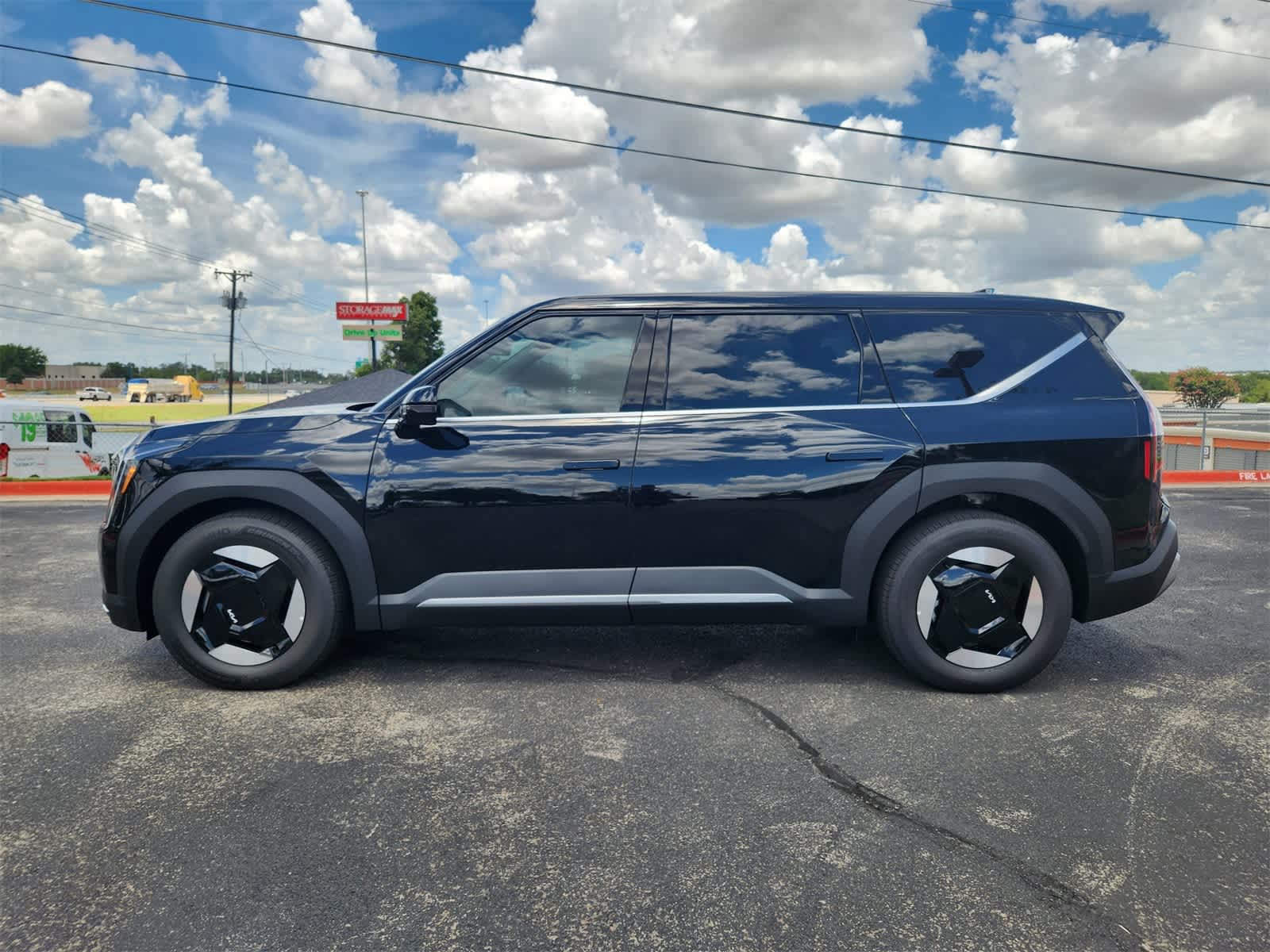 Thumbnail: 2026 Kia EV9 - 4