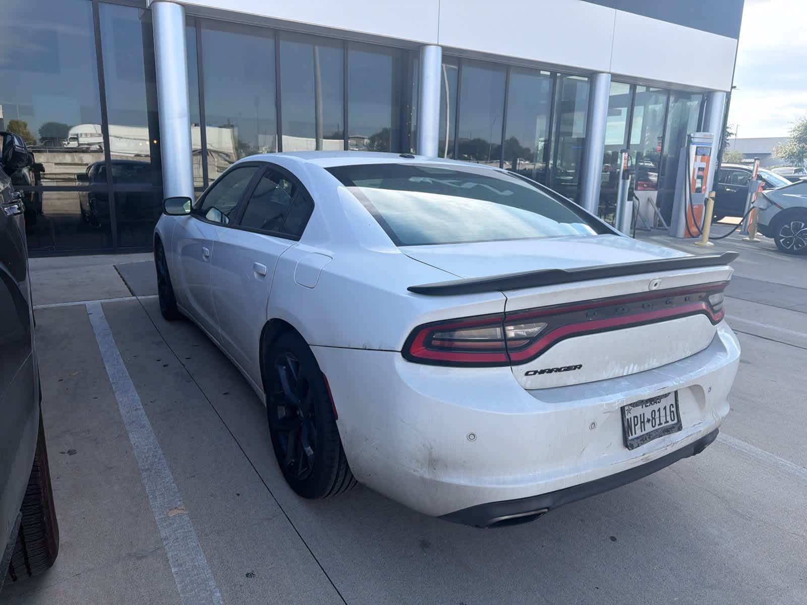 Used 2020 Dodge Charger SXT with VIN 2C3CDXBG2LH150233 for sale in Round Rock, TX