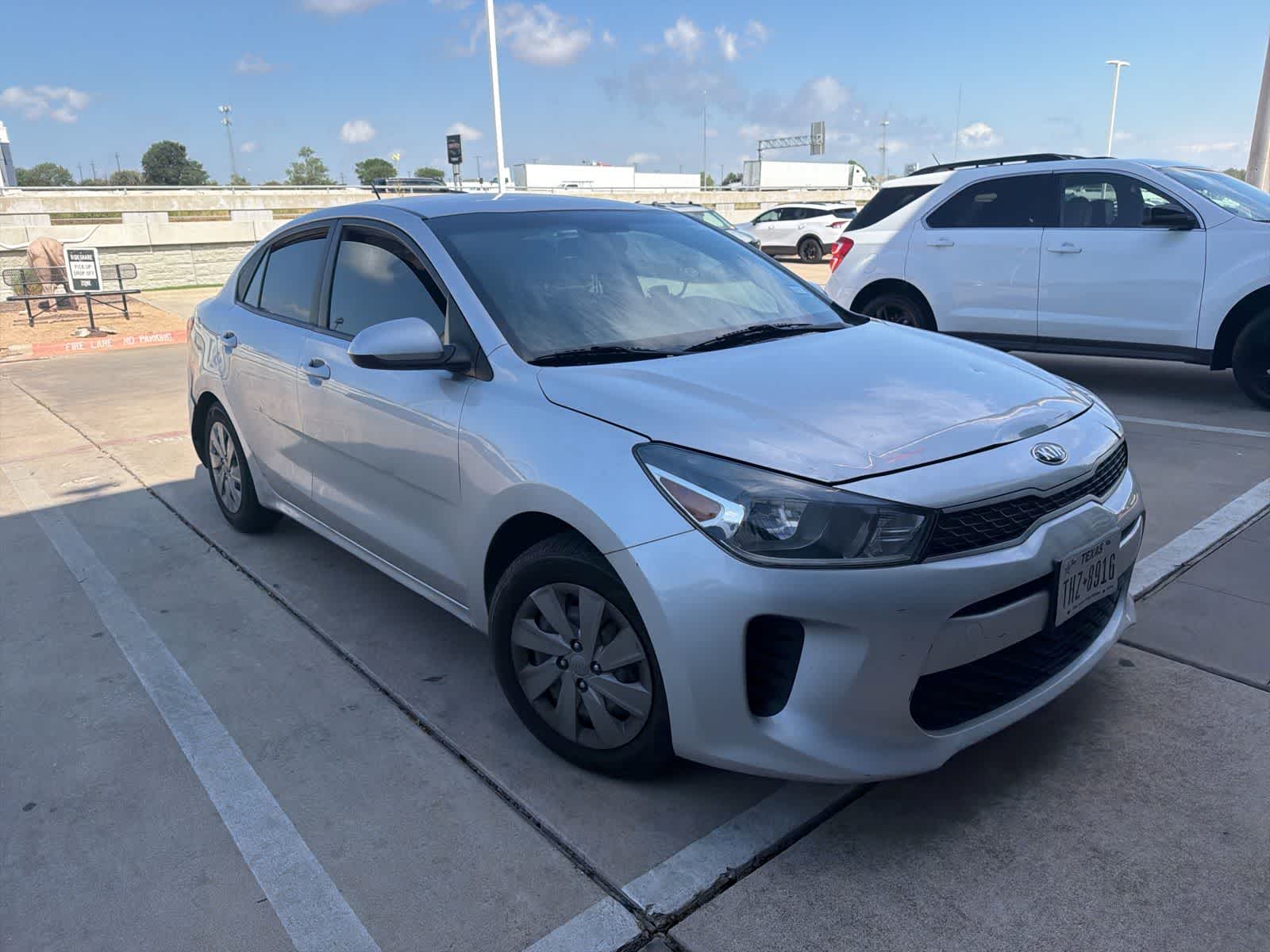 Thumbnail: 2020 Kia Rio - 5