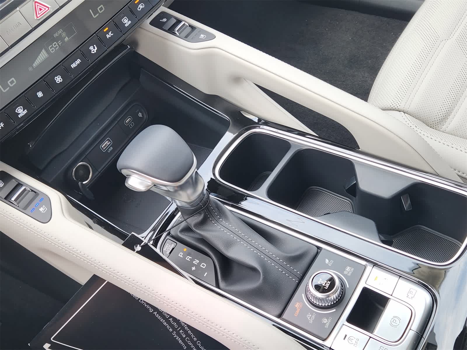 Thumbnail: 2025 Kia Telluride - 18