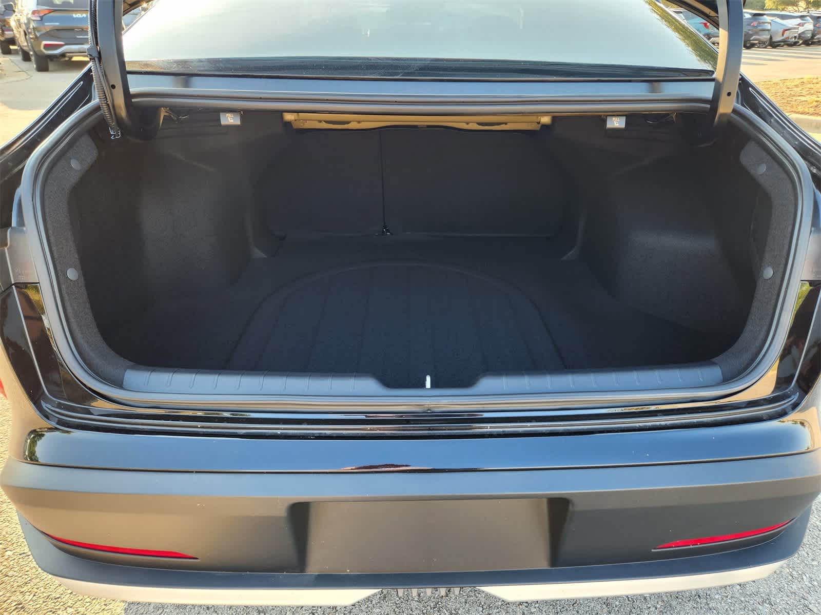 Thumbnail: 2025 Kia K4 - 28