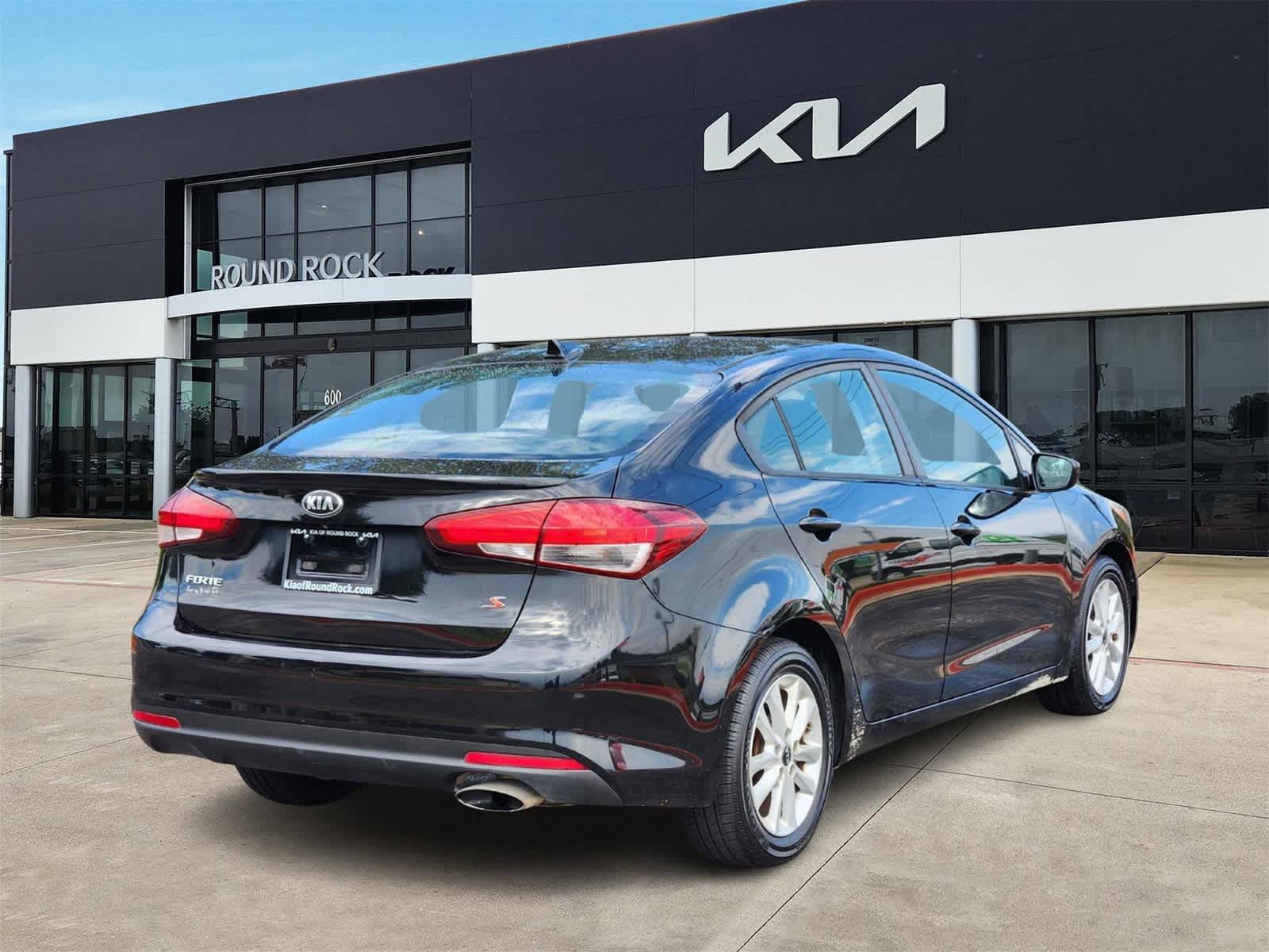 Thumbnail: 2017 Kia Forte - 5