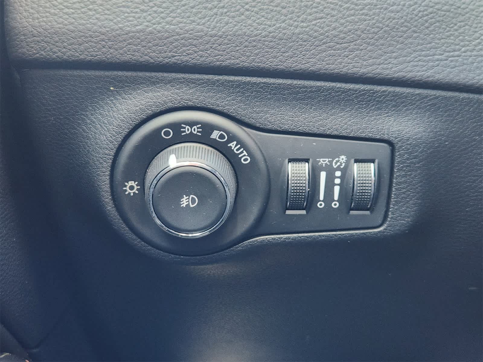 Thumbnail: 2018 Jeep Compass - 16