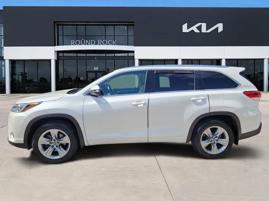Used 2017 Toyota Highlander Limited V6 SUV