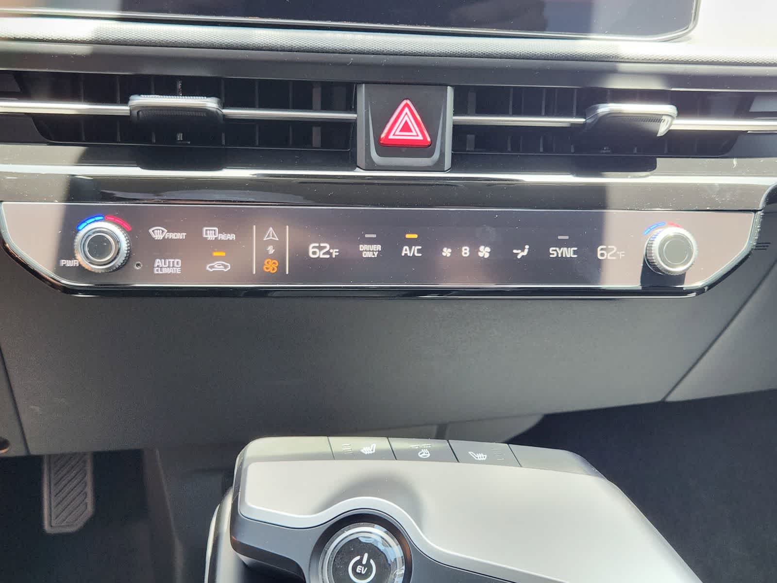 Thumbnail: 2025 Kia EV6 - 16