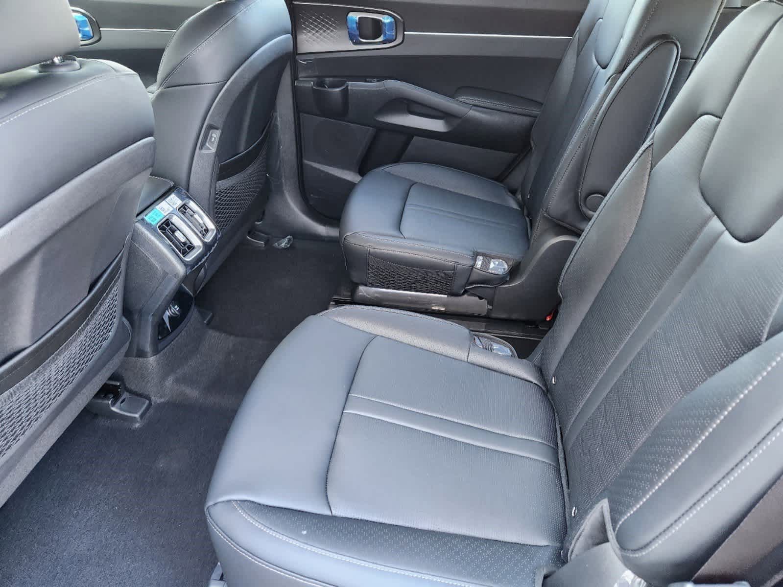 Thumbnail: 2025 Kia Sorento - 18