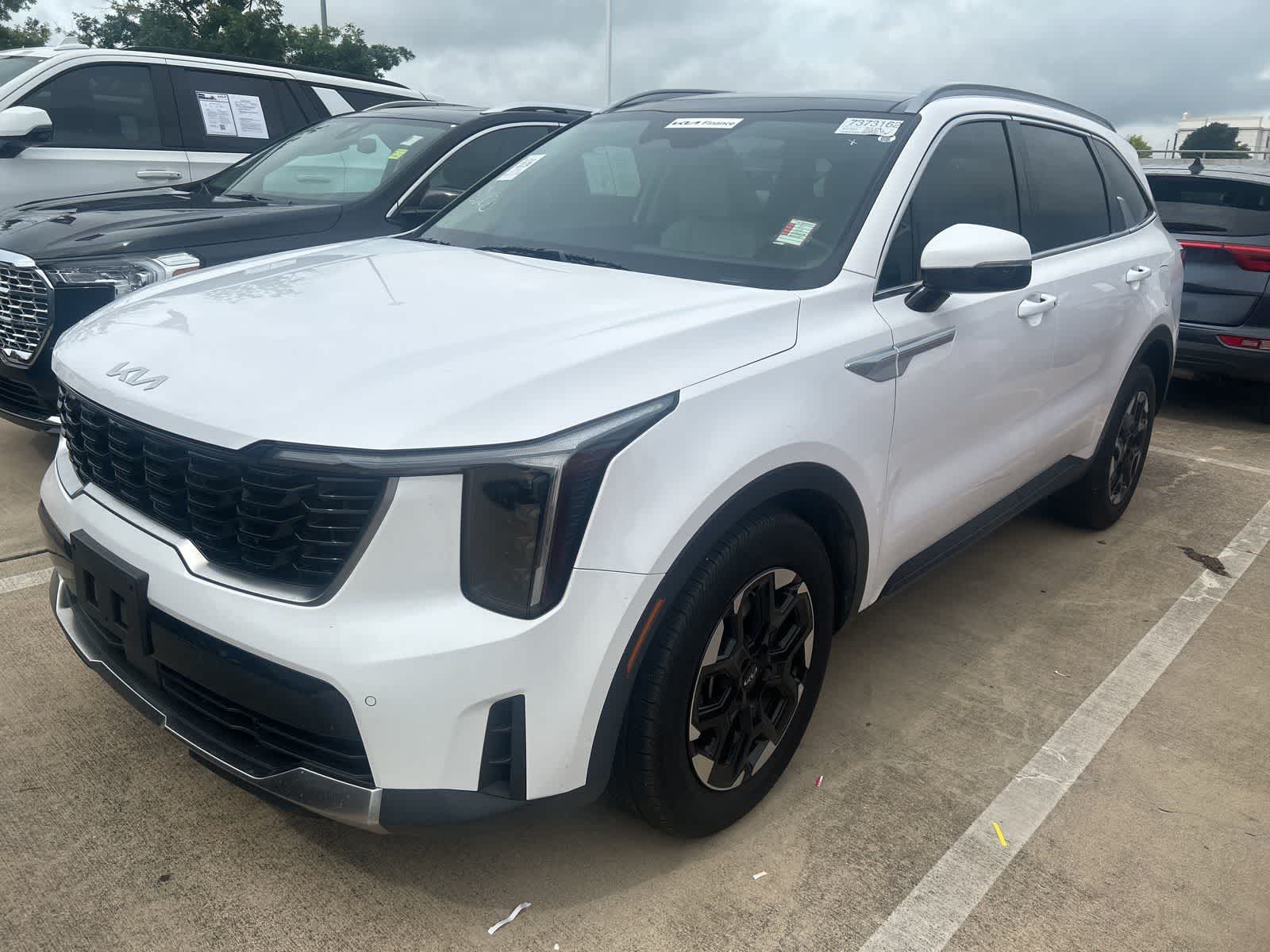 2025 Kia Sorento S AT's photo