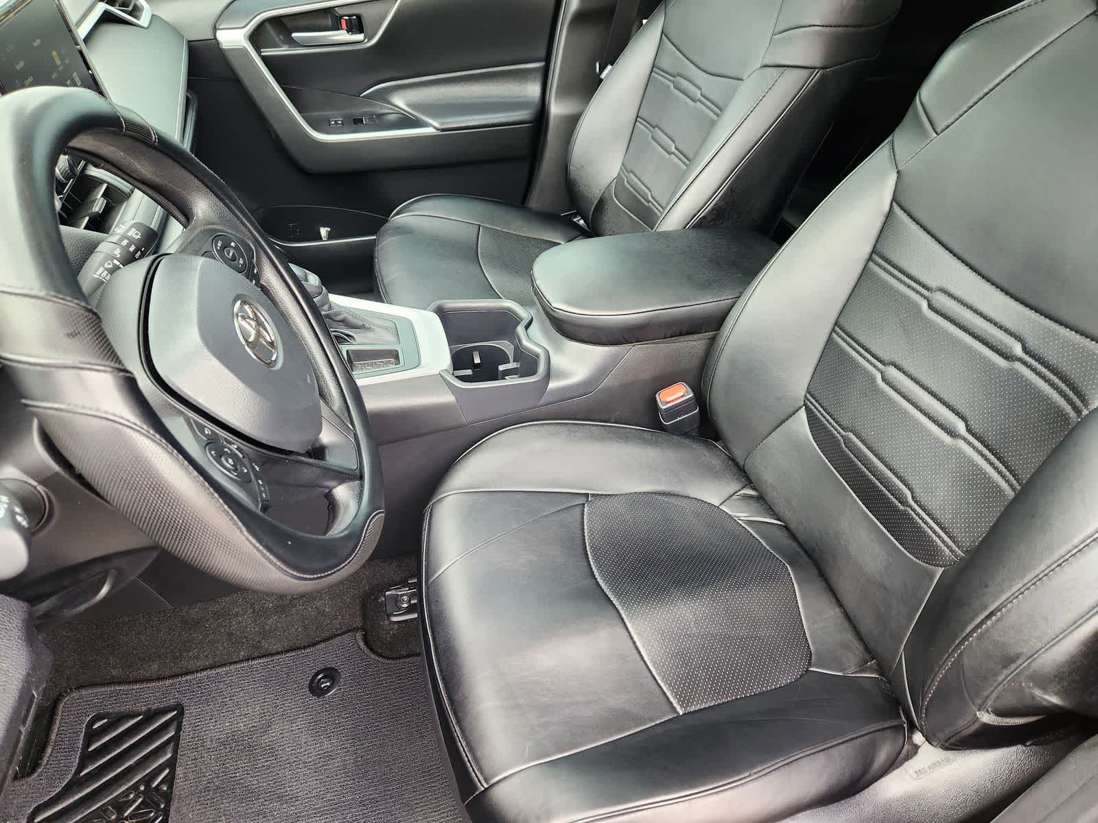 Thumbnail: 2025 Toyota RAV4 - 13