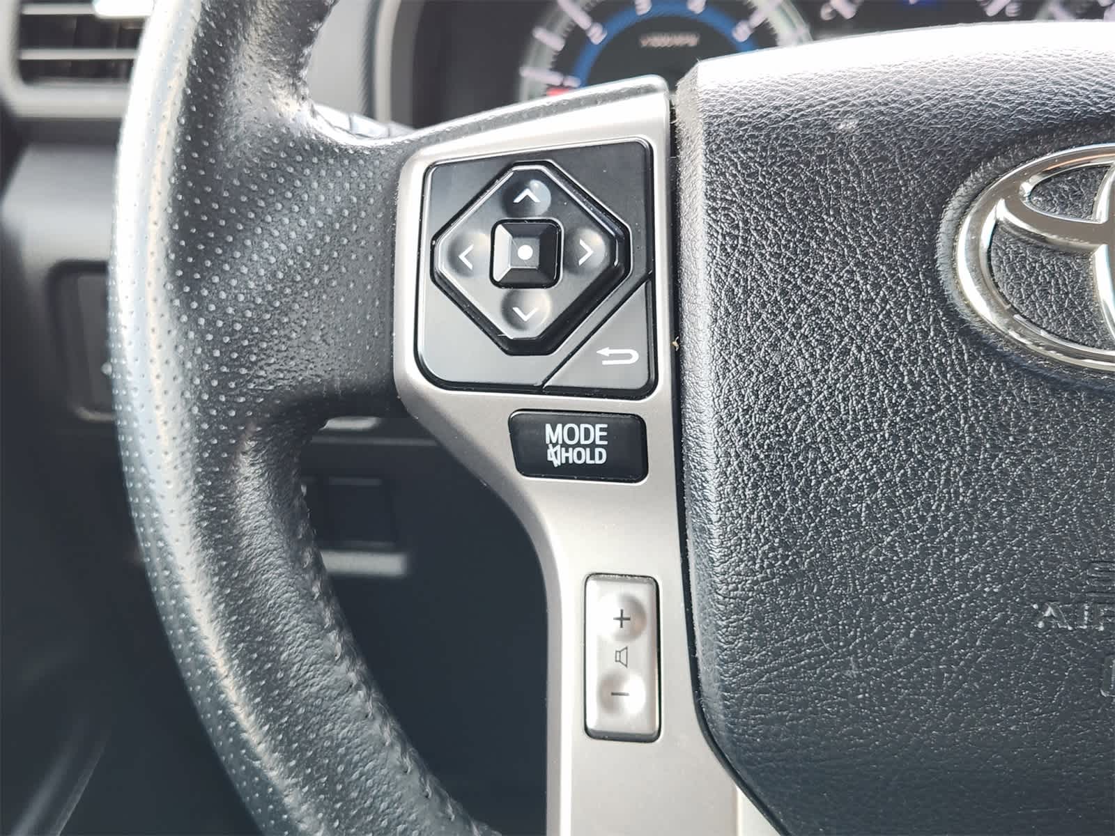2016 Toyota 4Runner SR5 25