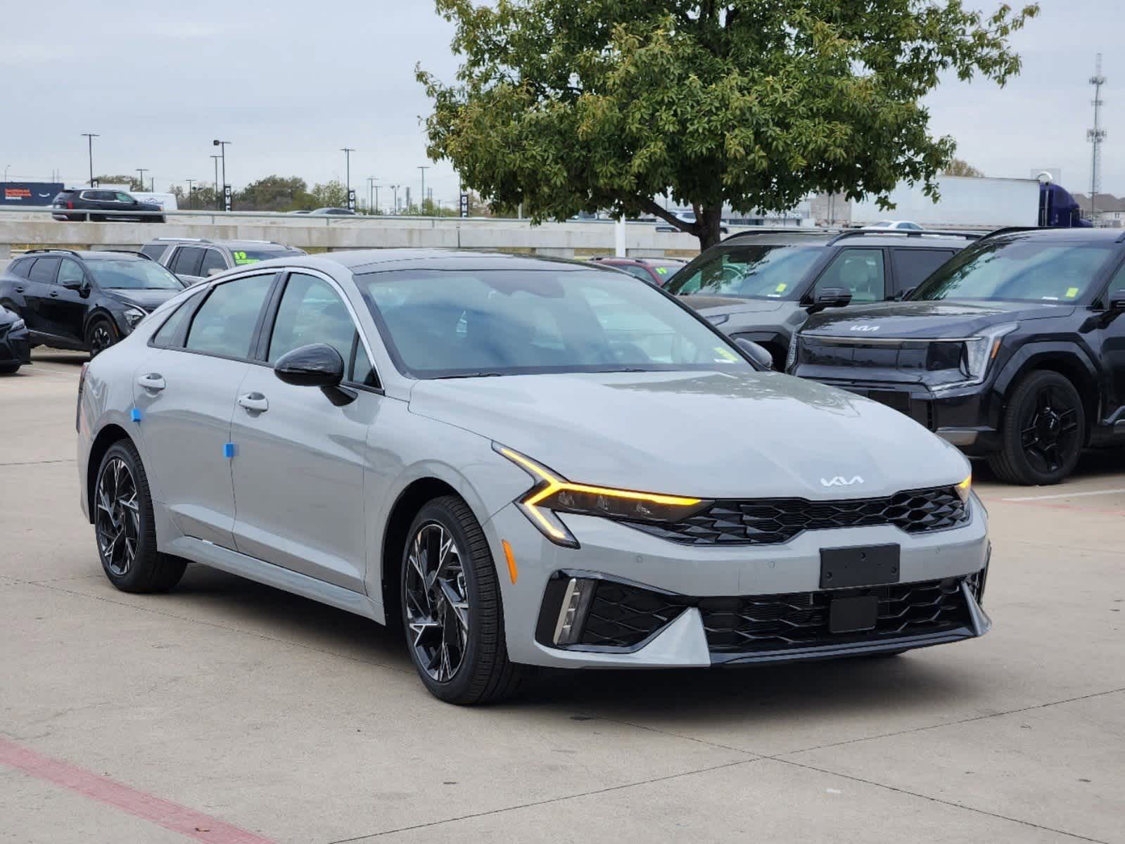 2025 Kia K5 GT-Line photo 2