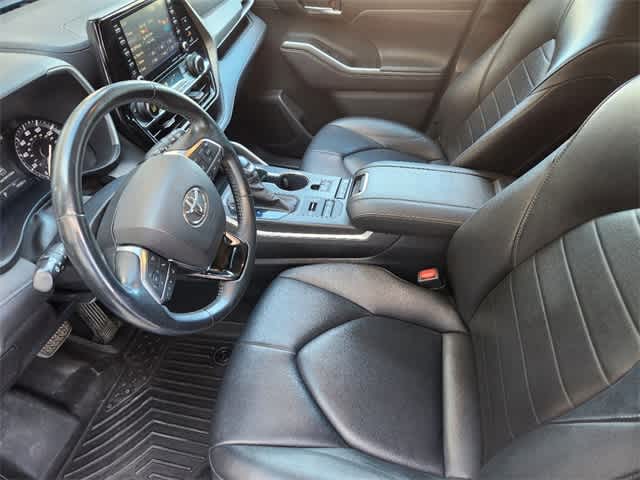 Used 2020 Toyota Highlander XLE with VIN 5TDGZRBH8LS010336 for sale in Round Rock, TX