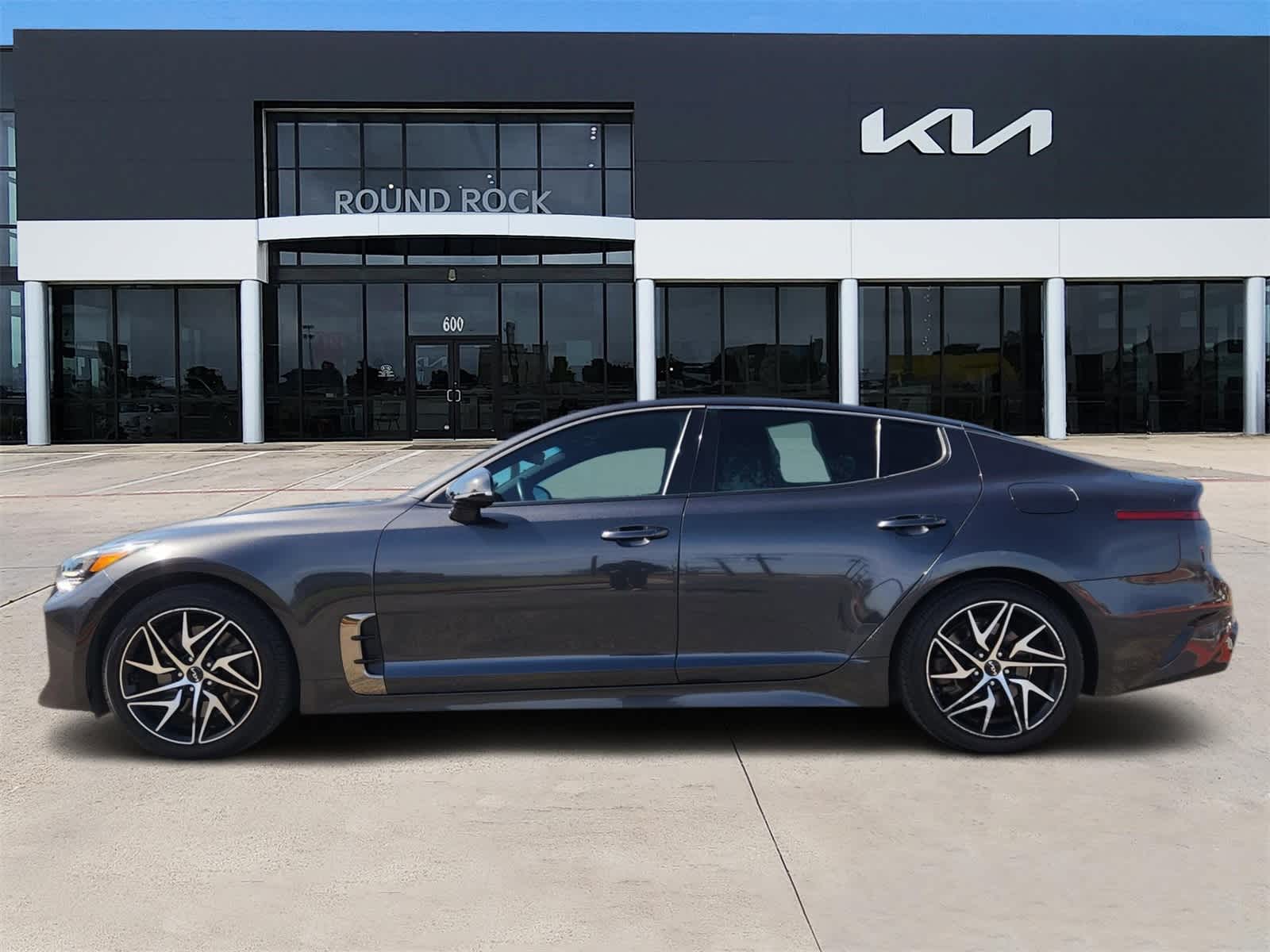 Thumbnail: 2022 Kia Stinger - 4