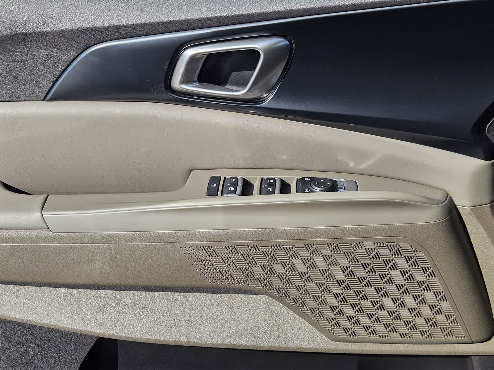 2027 Kia Carnival LXS - Photo 15