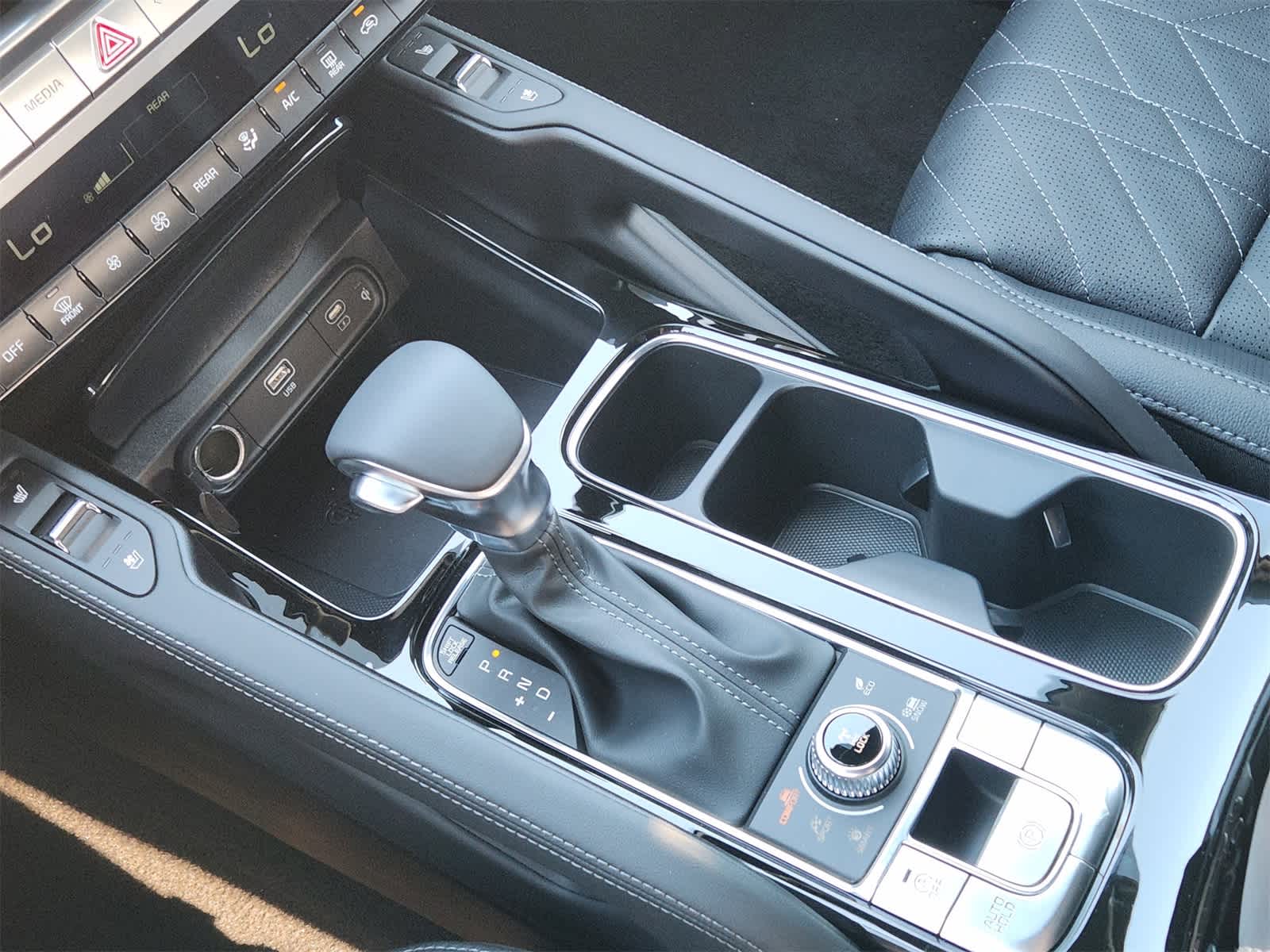 Thumbnail: 2025 Kia Telluride - 18