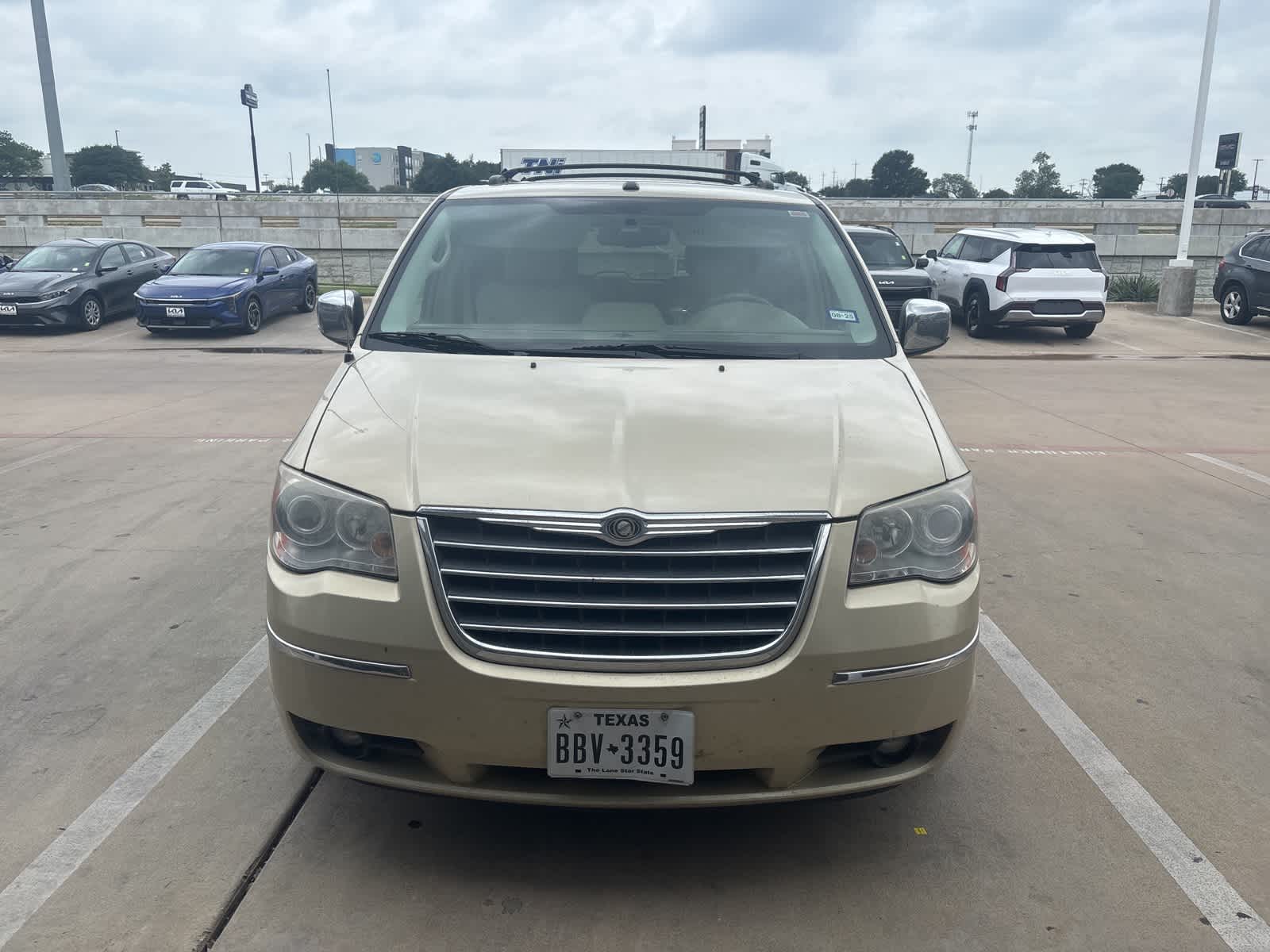 2010 Chrysler Town & Country  2