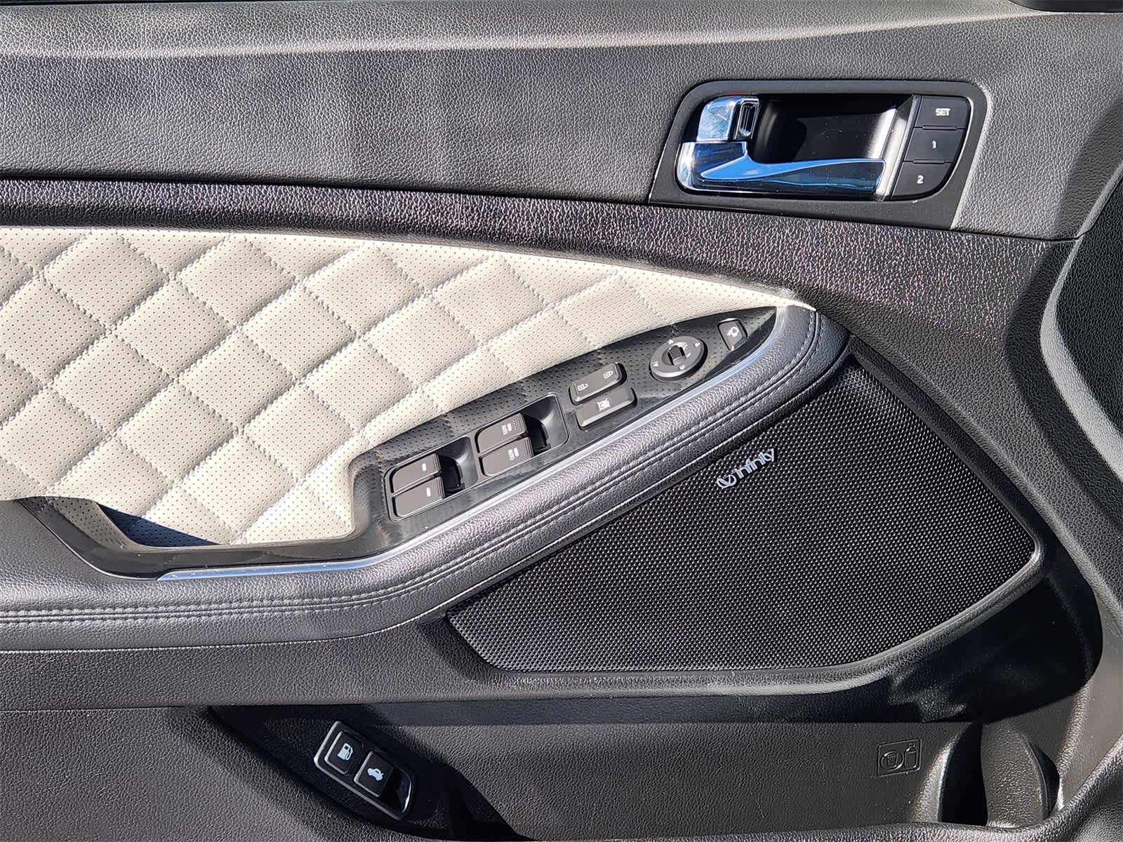 Thumbnail: 2015 Kia Optima - 21