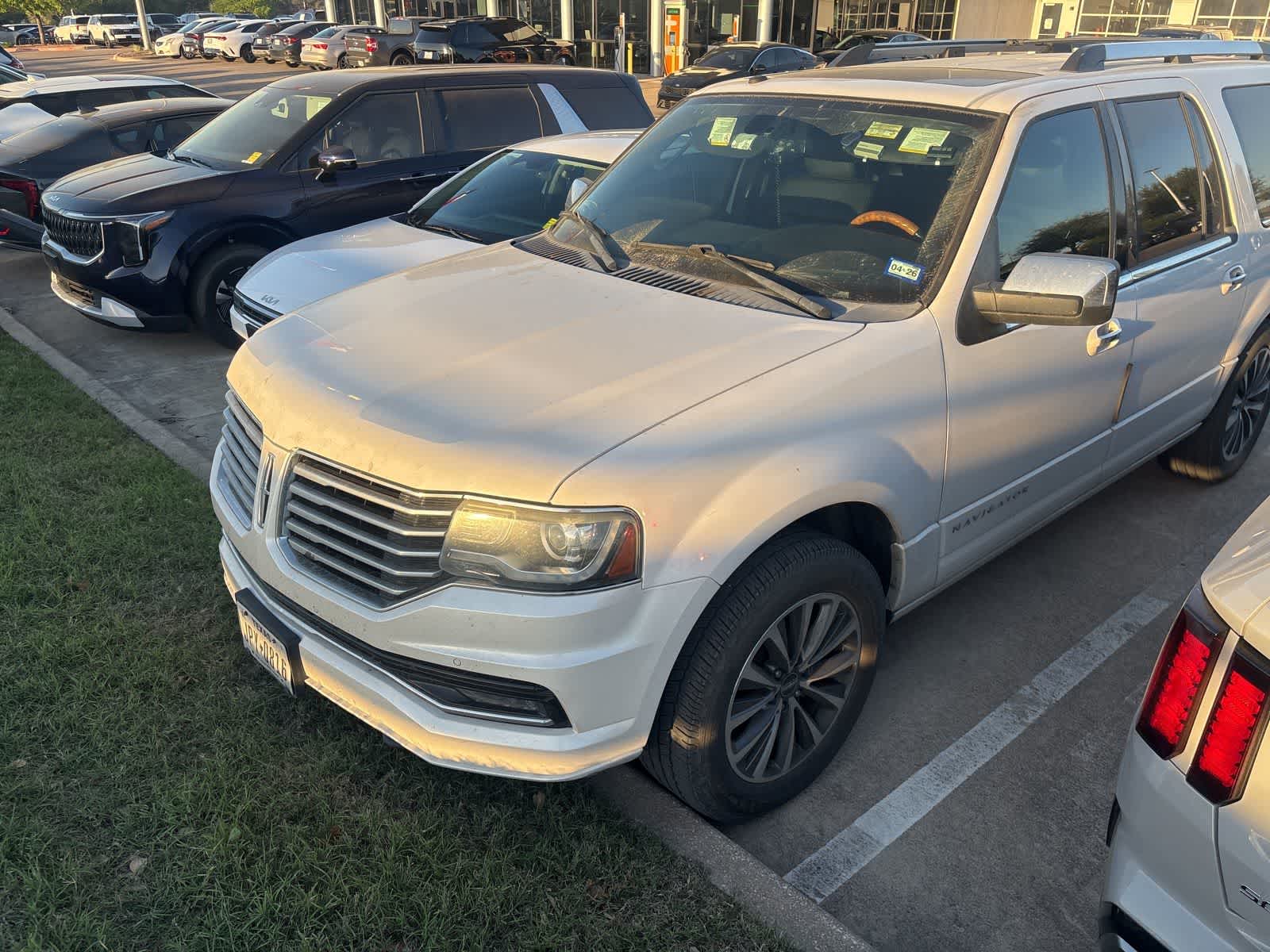 Thumbnail: 2016 Lincoln Navigator L - 2