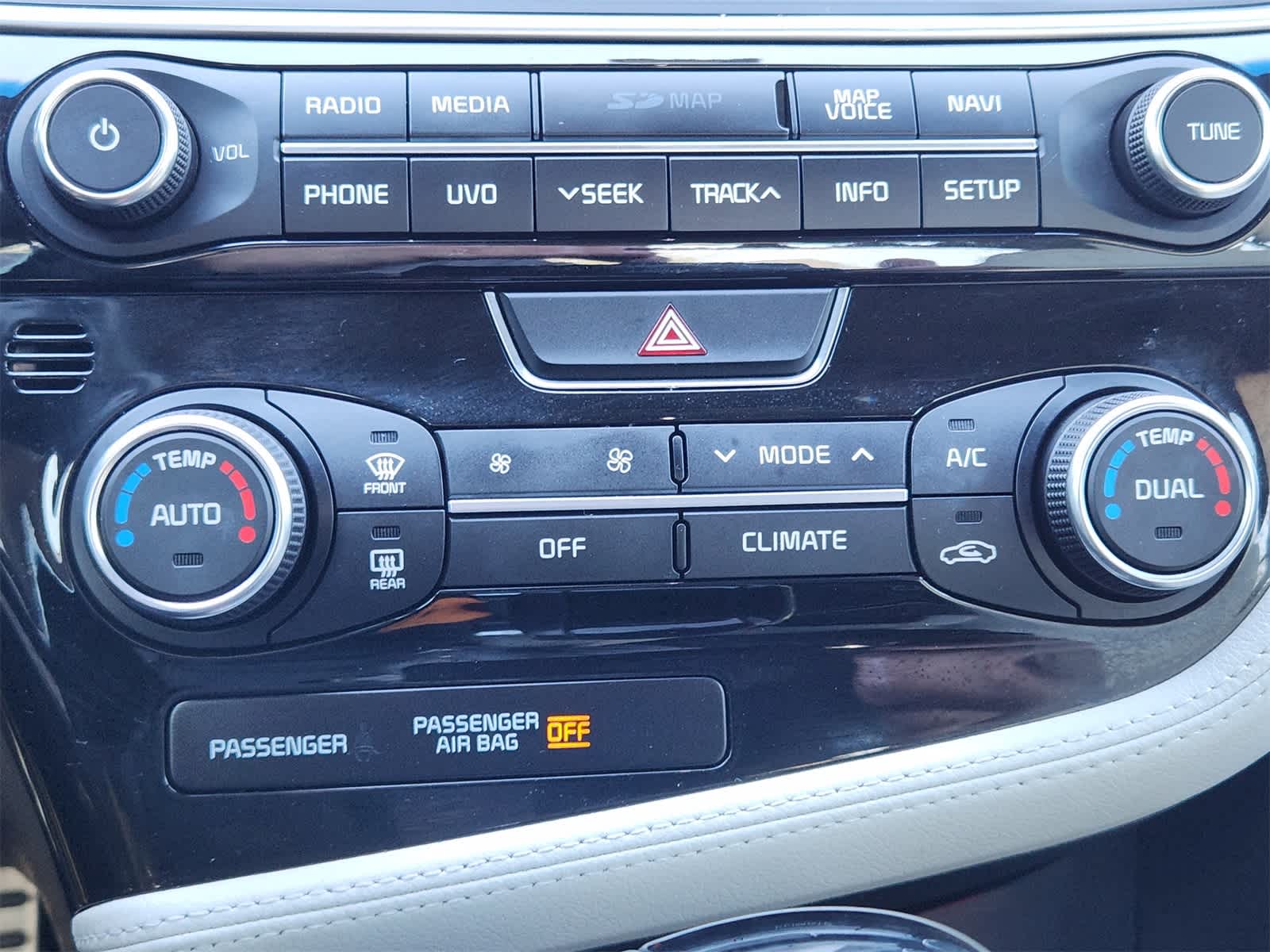 Thumbnail: 2015 Kia Optima - 18