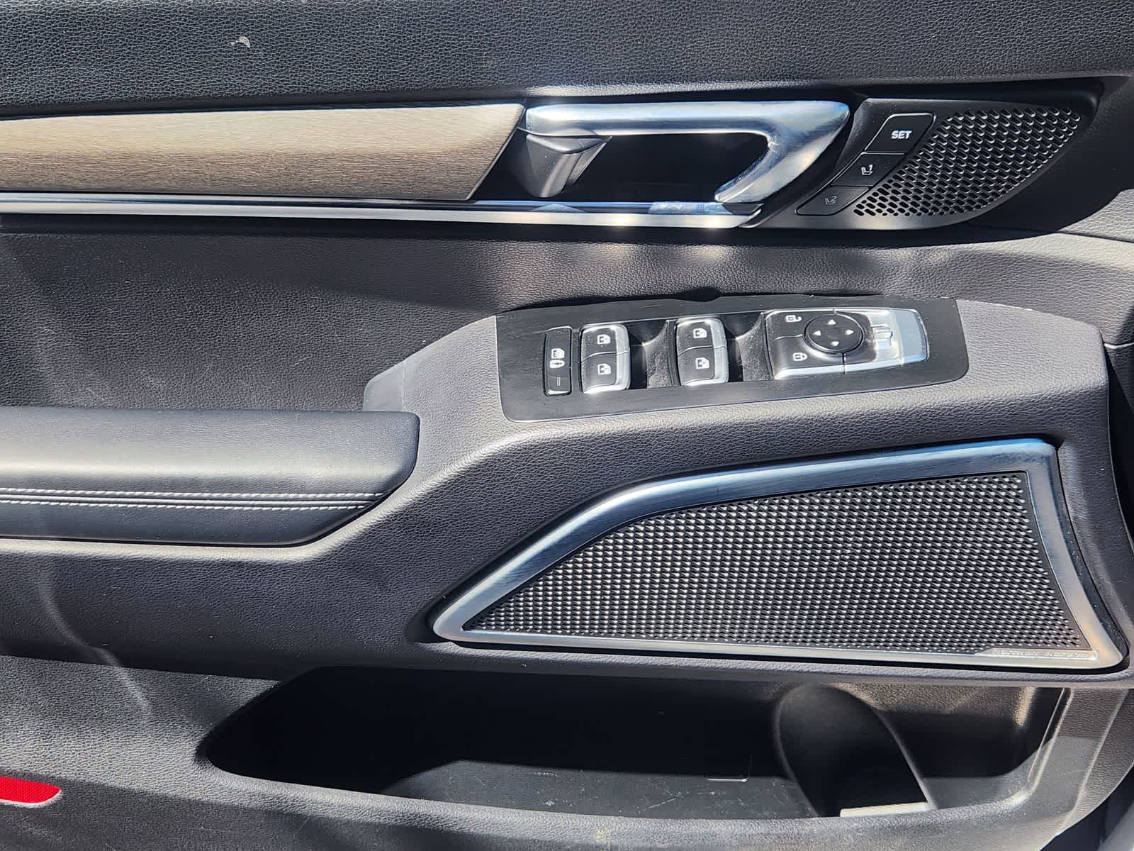 Thumbnail: 2022 Kia Telluride - 22