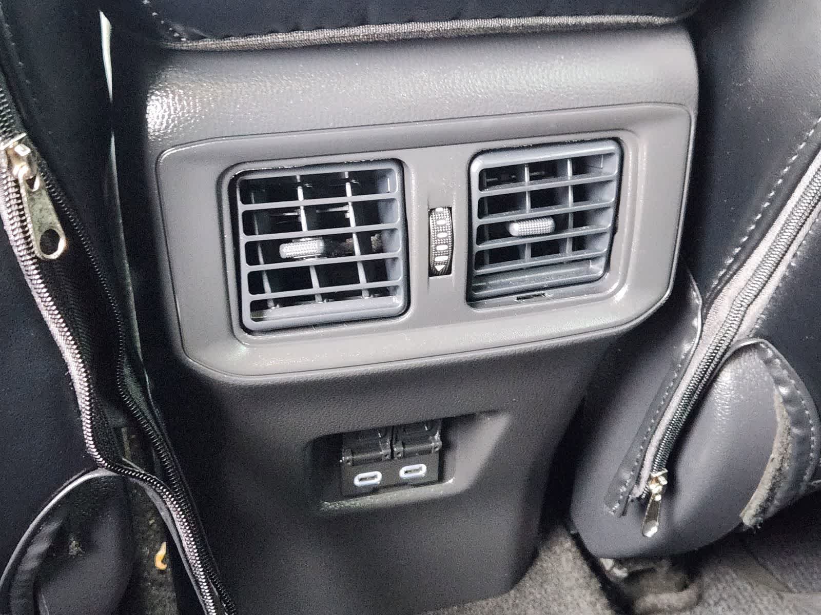 Thumbnail: 2025 Toyota RAV4 - 32