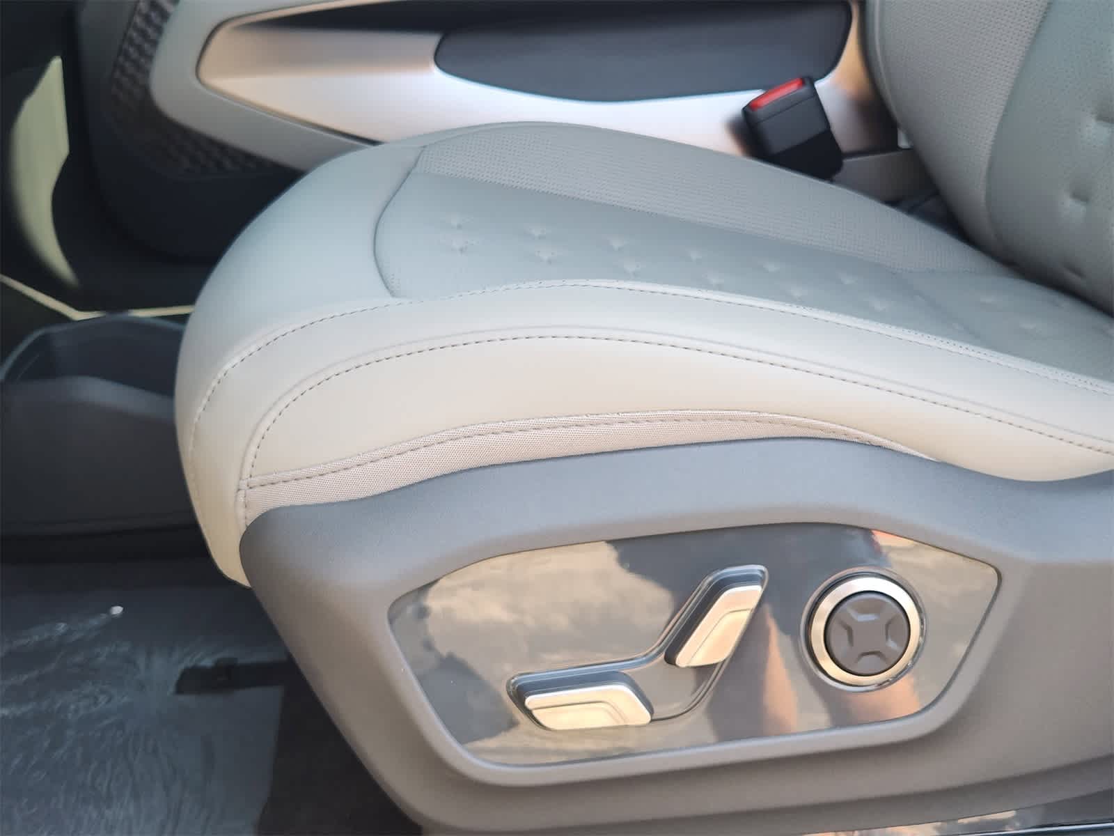 Thumbnail: 2026 Kia EV9 - 20