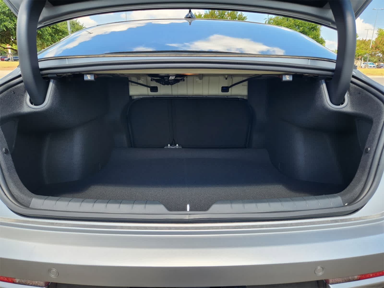 Thumbnail: 2025 Kia K5 - 29