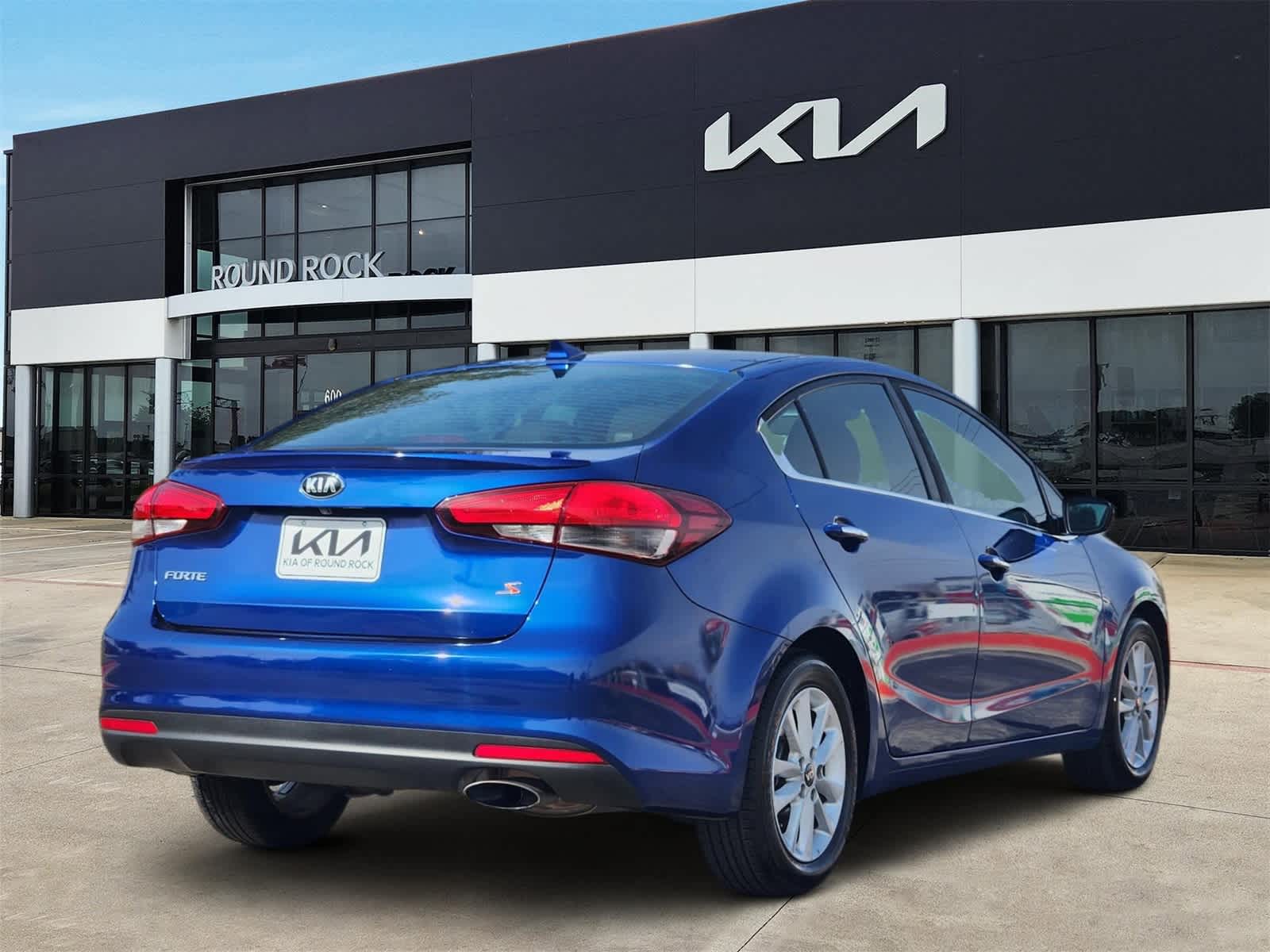 Thumbnail: 2017 Kia Forte - 5