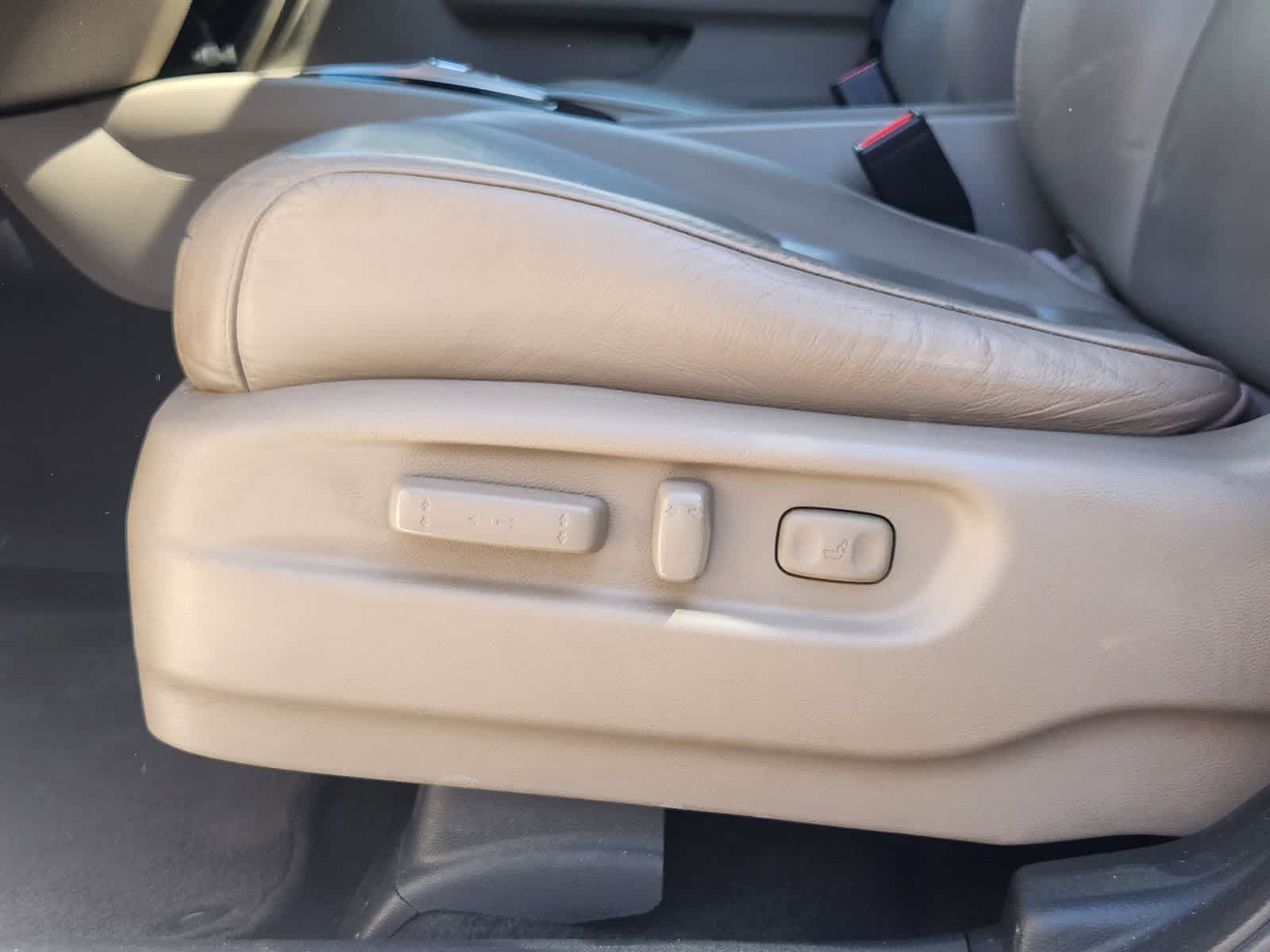 Thumbnail: 2016 Honda Pilot - 24