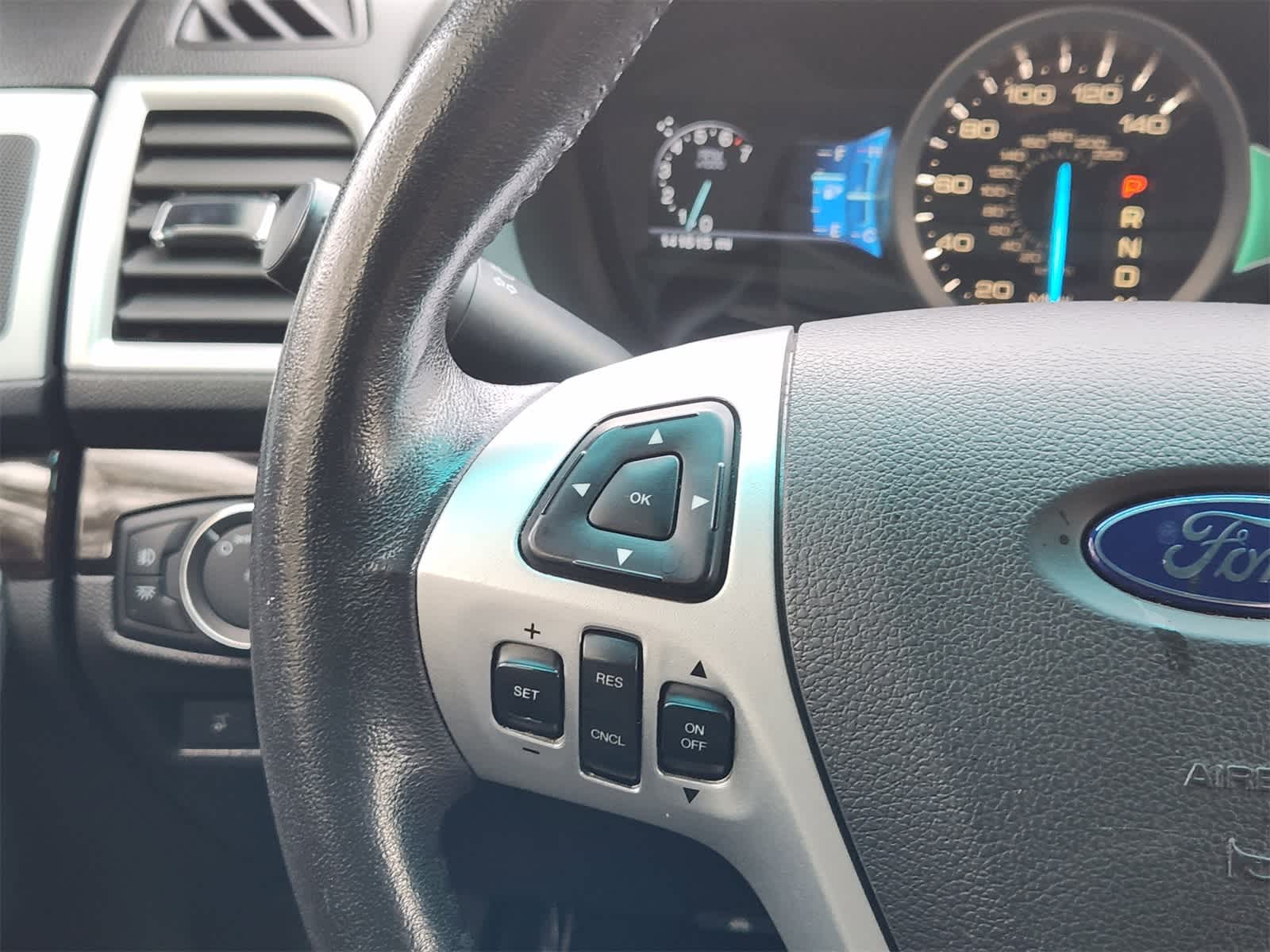 Thumbnail: 2014 Ford Explorer - 28