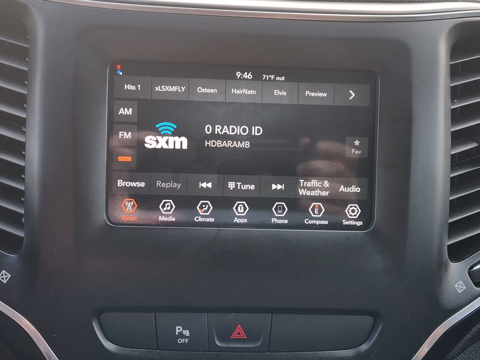 Thumbnail: 2019 Jeep Cherokee - 16