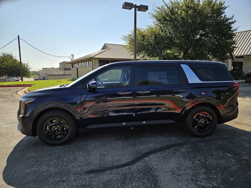 New 2027 Kia Carnival LXS Van Passenger Van