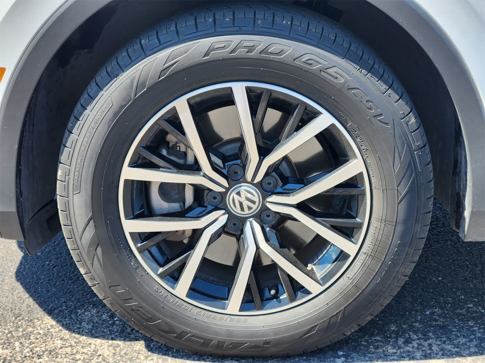 Thumbnail: 2021 Volkswagen Tiguan - 9