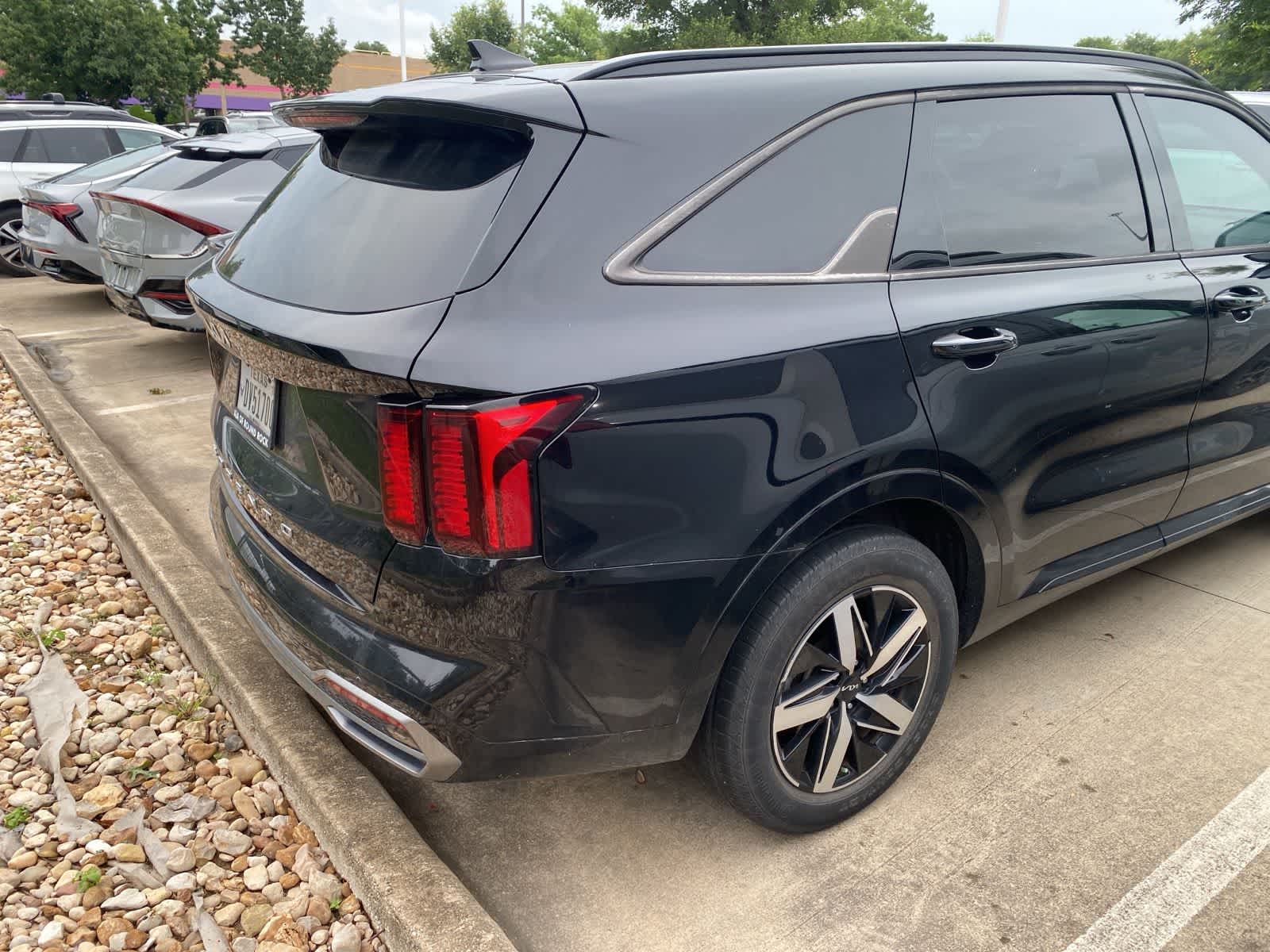 Thumbnail: 2022 Kia Sorento - 4