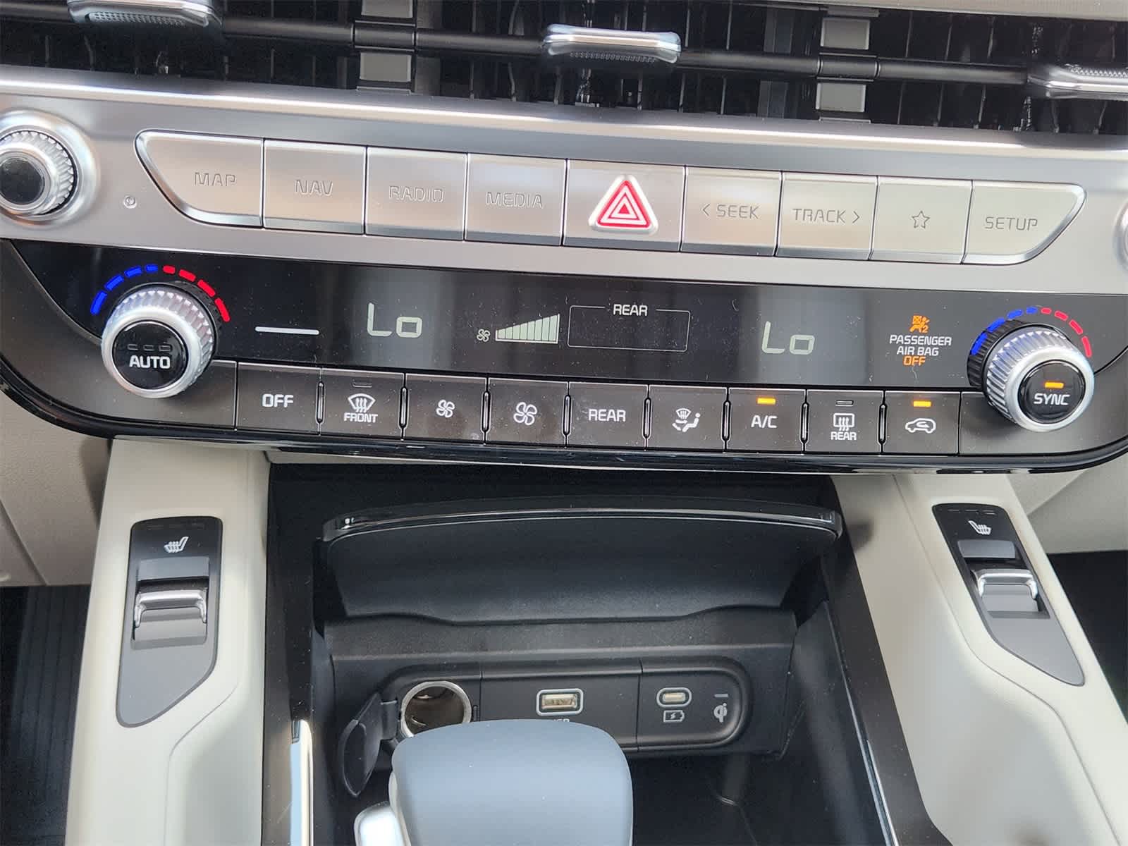 Thumbnail: 2025 Kia Telluride - 17