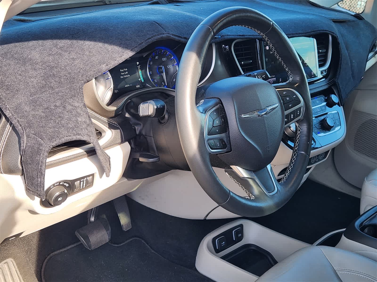 Thumbnail: 2021 Chrysler Pacifica - 2