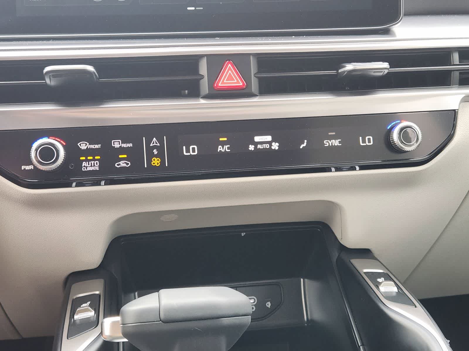 Thumbnail: 2026 Kia Sorento - 18