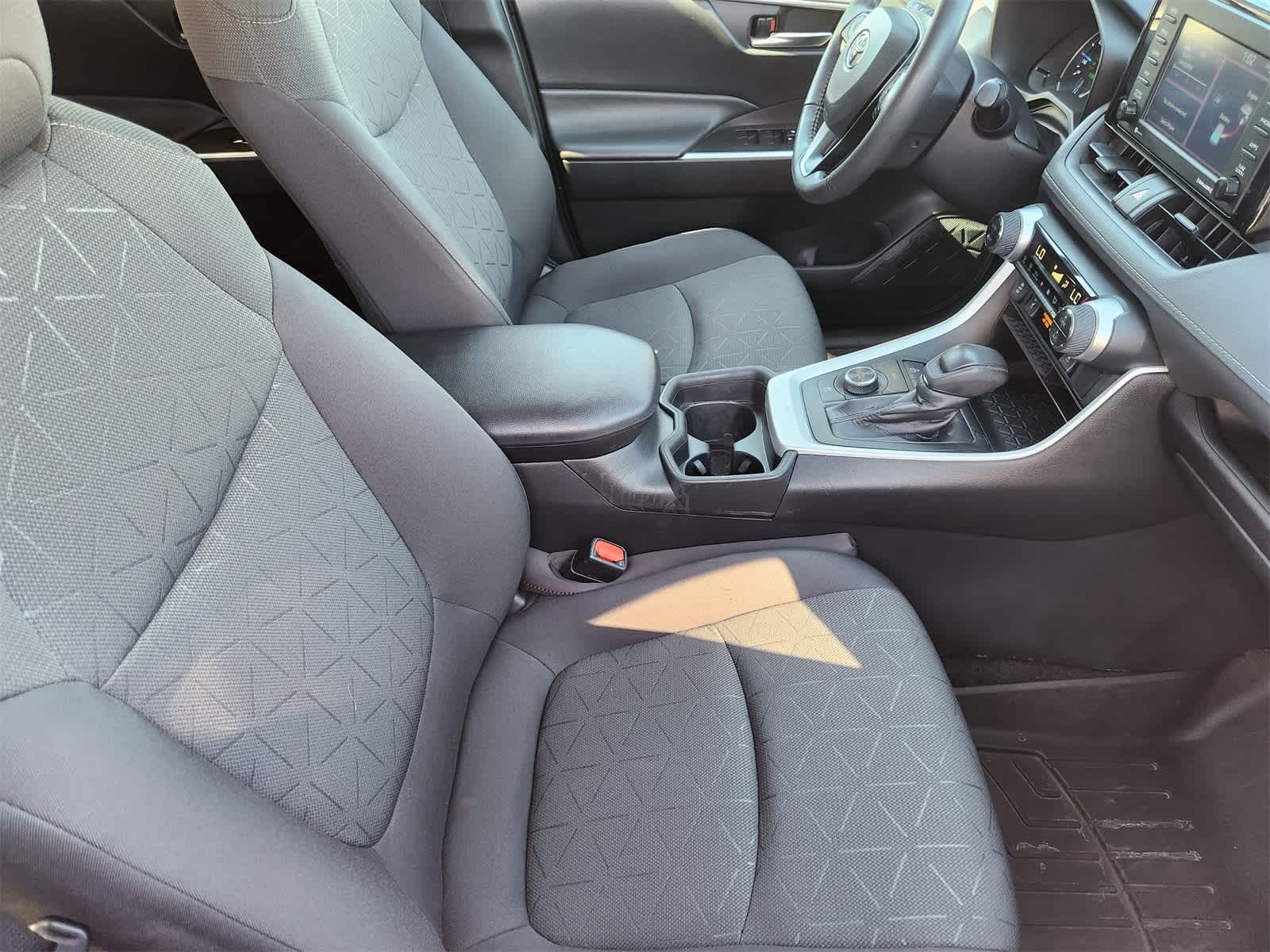 Thumbnail: 2021 Toyota RAV4 - 14