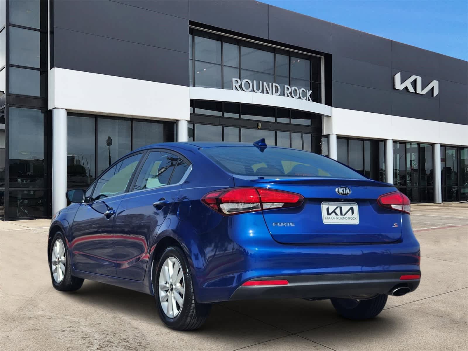 Thumbnail: 2017 Kia Forte - 6